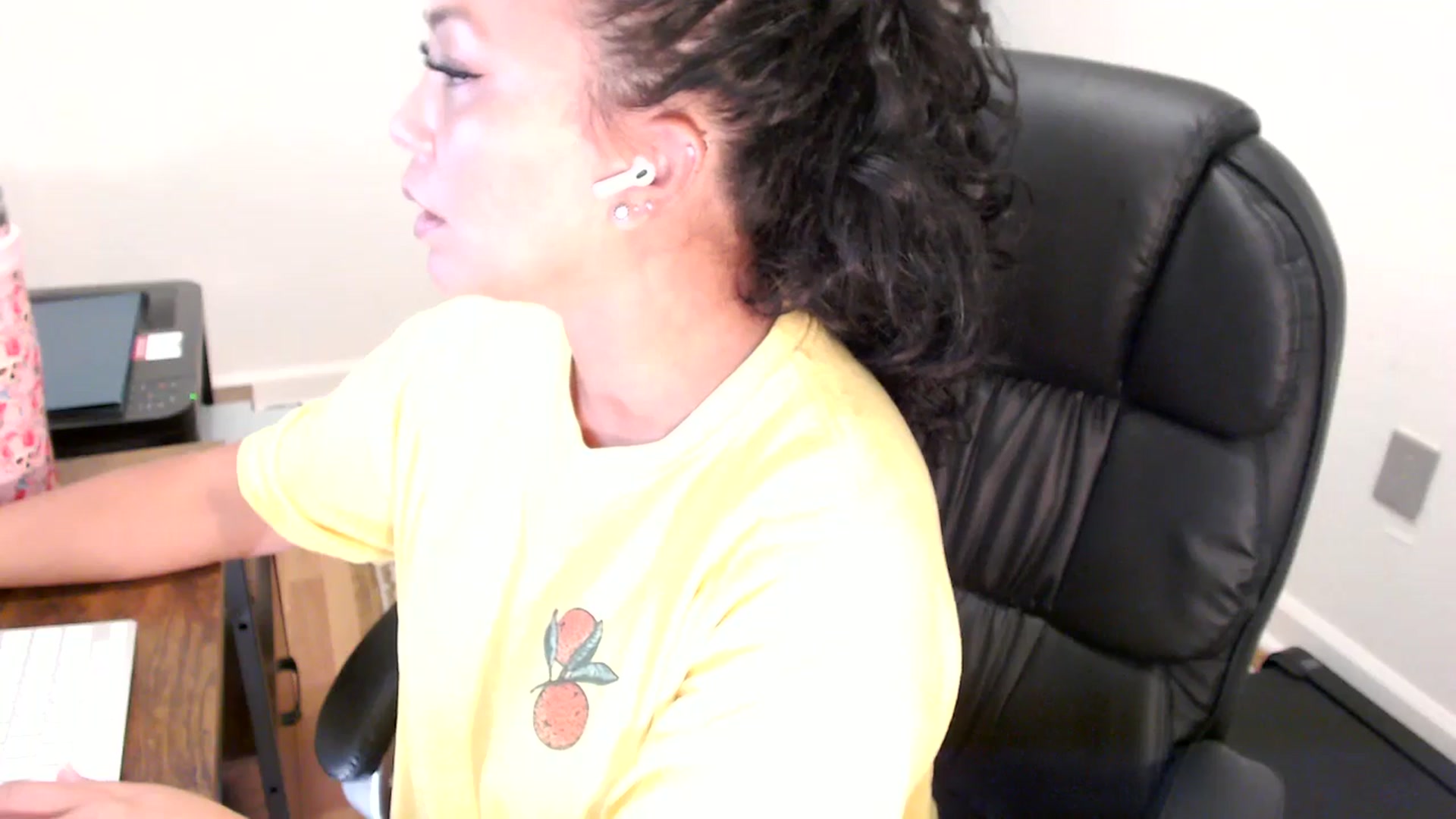 Gallery image thumbnail from MickaylaStar's myfreecams stream on, 07/31/2025, 16:09 image 7 of 20