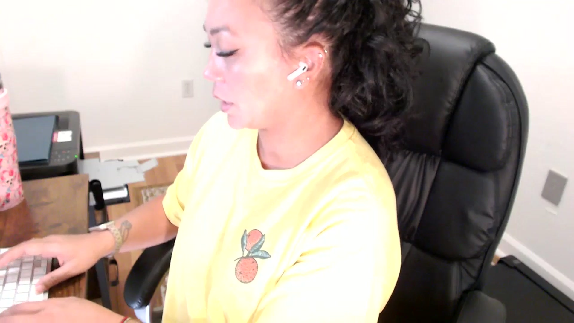 Gallery image thumbnail from MickaylaStar's myfreecams stream on, 07/31/2025, 16:09 image 9 of 20