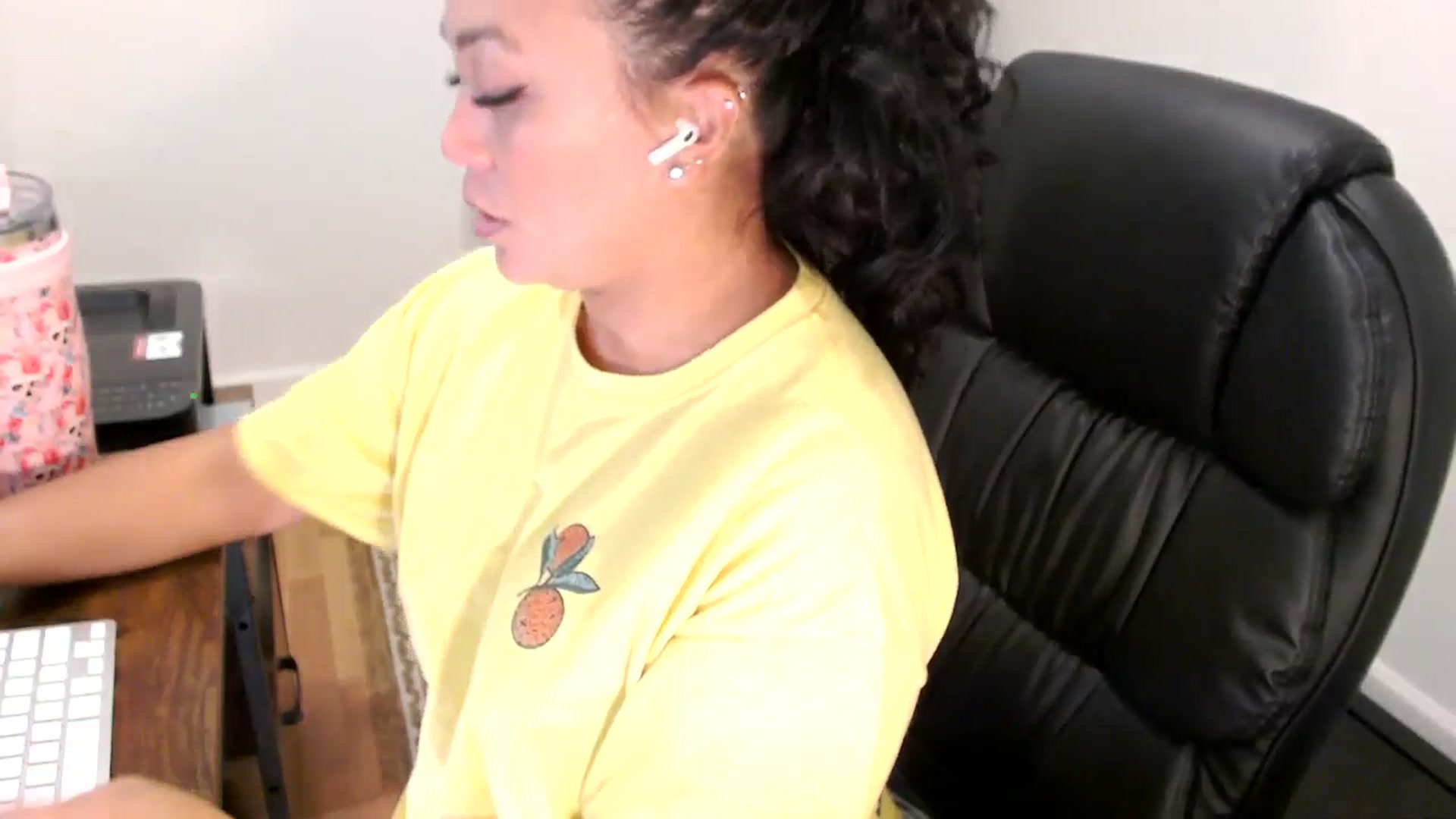 Gallery image thumbnail from MickaylaStar's myfreecams stream on, 07/31/2025, 16:34 image 2 of 20