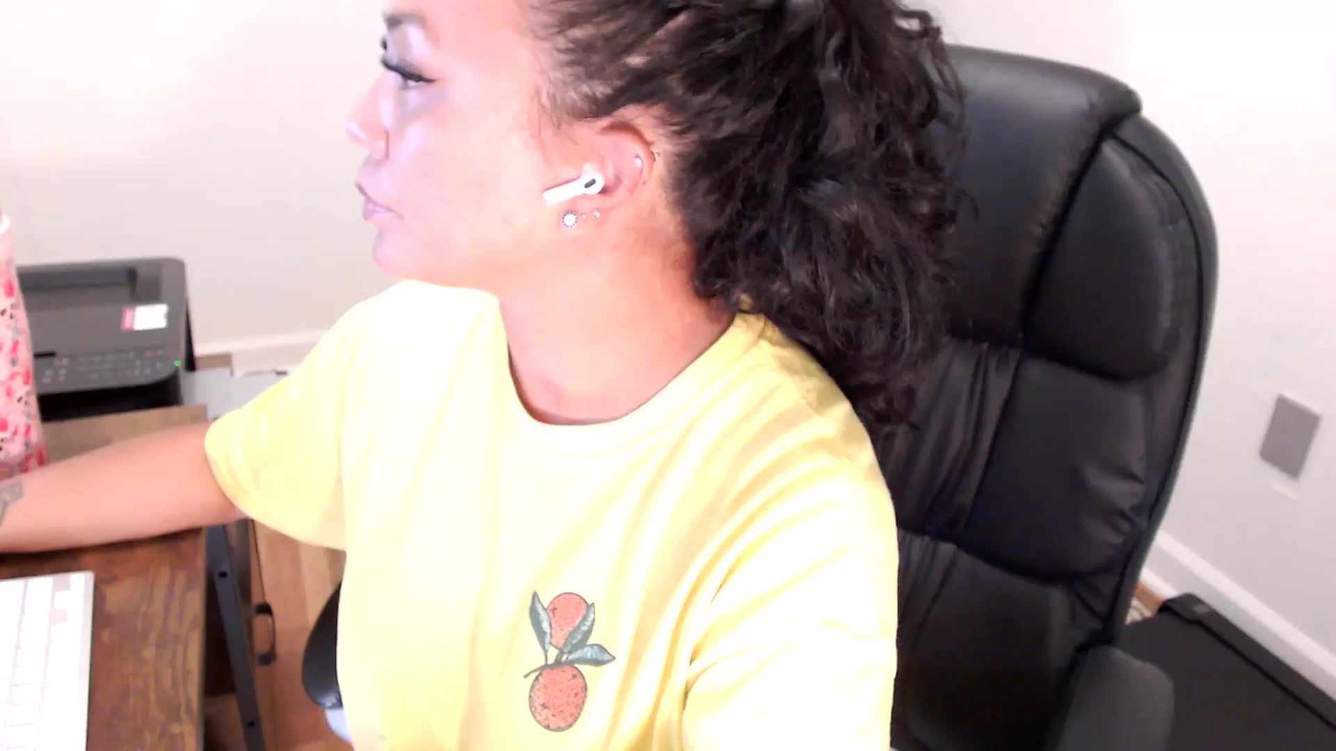 Gallery image thumbnail from MickaylaStar's myfreecams stream on, 07/31/2025, 16:34 image 14 of 20