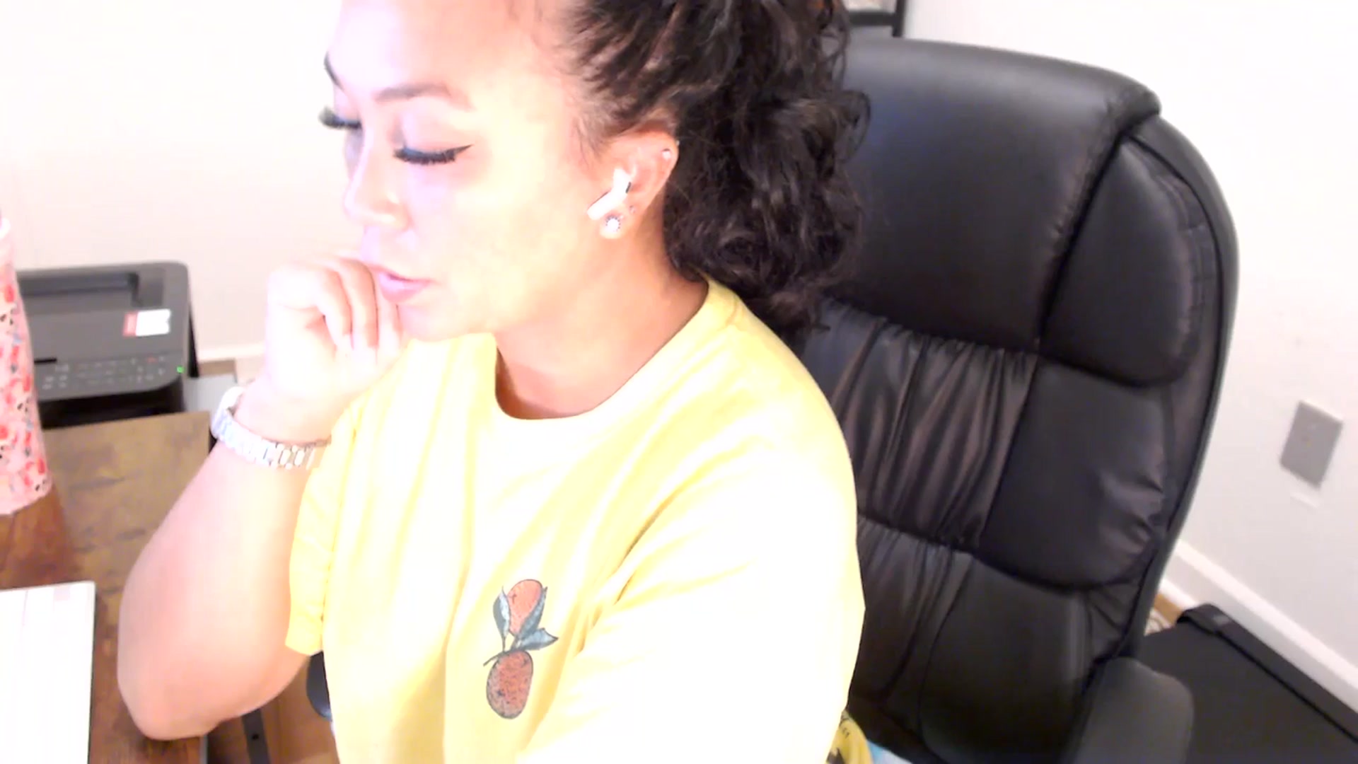 Gallery image thumbnail from MickaylaStar's myfreecams stream on, 07/31/2025, 16:34 image 17 of 20