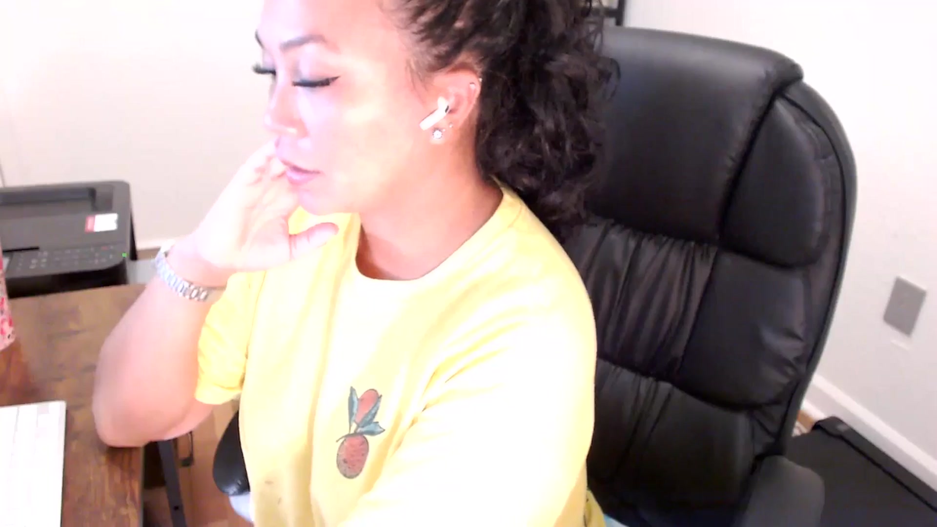 Gallery image thumbnail from MickaylaStar's myfreecams stream on, 07/31/2025, 16:34 image 12 of 20