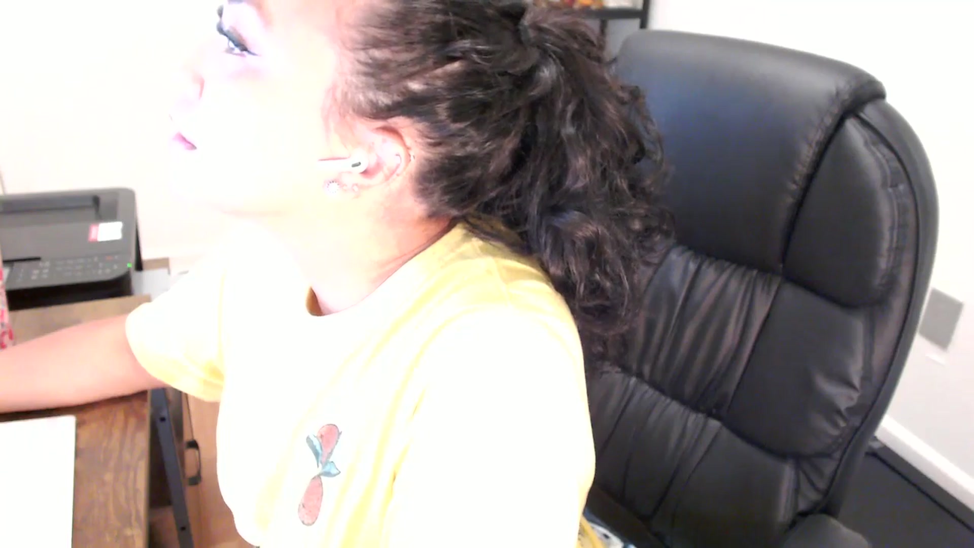 Gallery image thumbnail from MickaylaStar's myfreecams stream on, 07/31/2025, 16:34 image 5 of 20