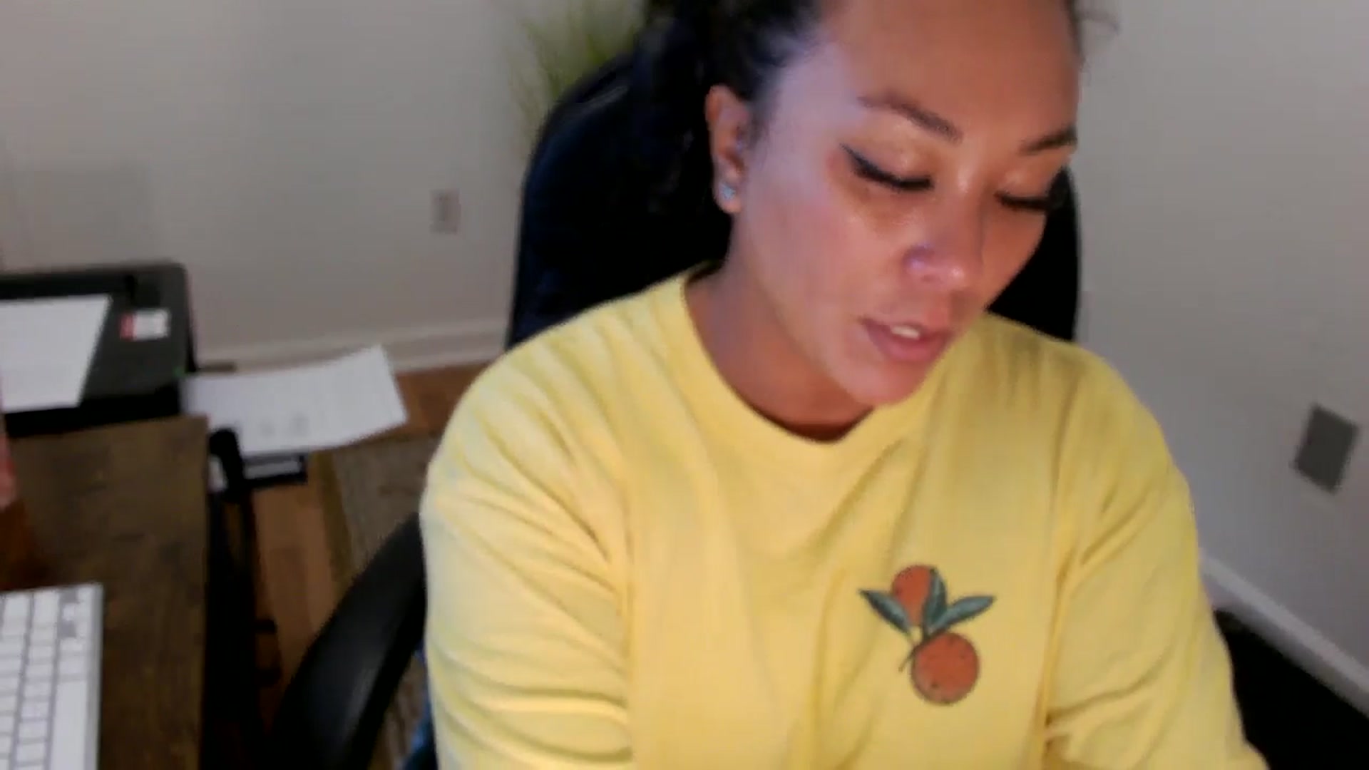 Gallery image thumbnail from MickaylaStar's myfreecams stream on, 07/31/2025, 16:34 image 4 of 20
