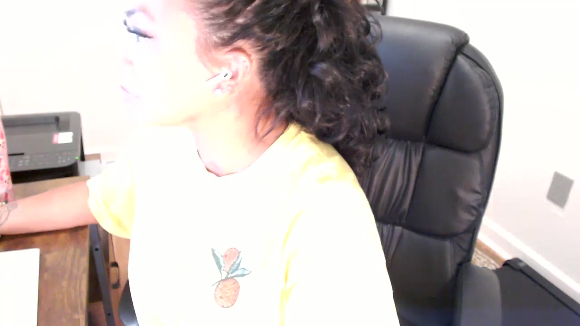 Gallery image thumbnail from MickaylaStar's myfreecams stream on, 07/31/2025, 17:00 image 10 of 20