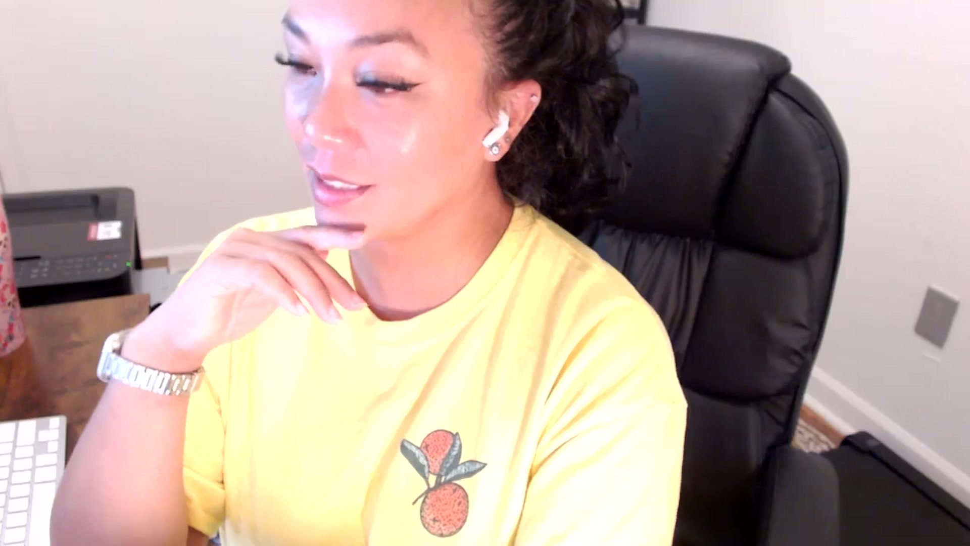 Gallery image thumbnail from MickaylaStar's myfreecams stream on, 07/31/2025, 17:00 image 12 of 20