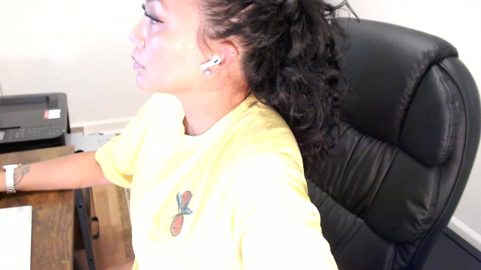 Gallery image thumbnail from MickaylaStar's myfreecams stream on, 07/31/2025, 17:00 image 20 of 20