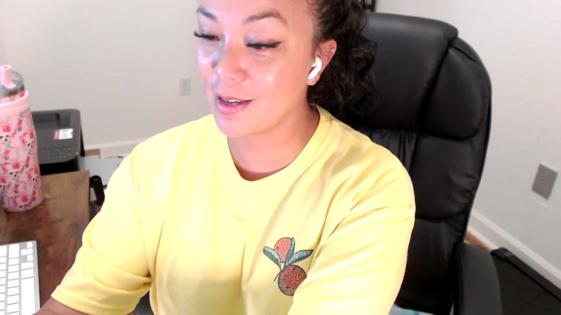 Gallery image thumbnail from MickaylaStar's myfreecams stream on, 07/31/2025, 18:28 image 13 of 20