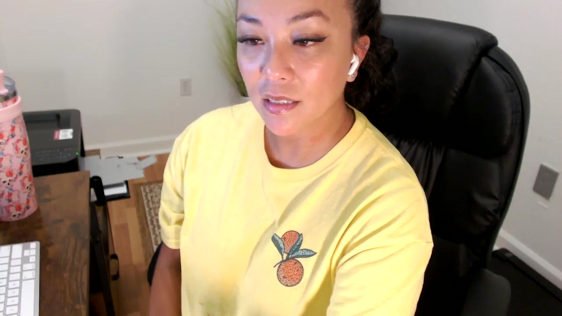 Gallery image thumbnail from MickaylaStar's myfreecams stream on, 07/31/2025, 18:28 image 6 of 20