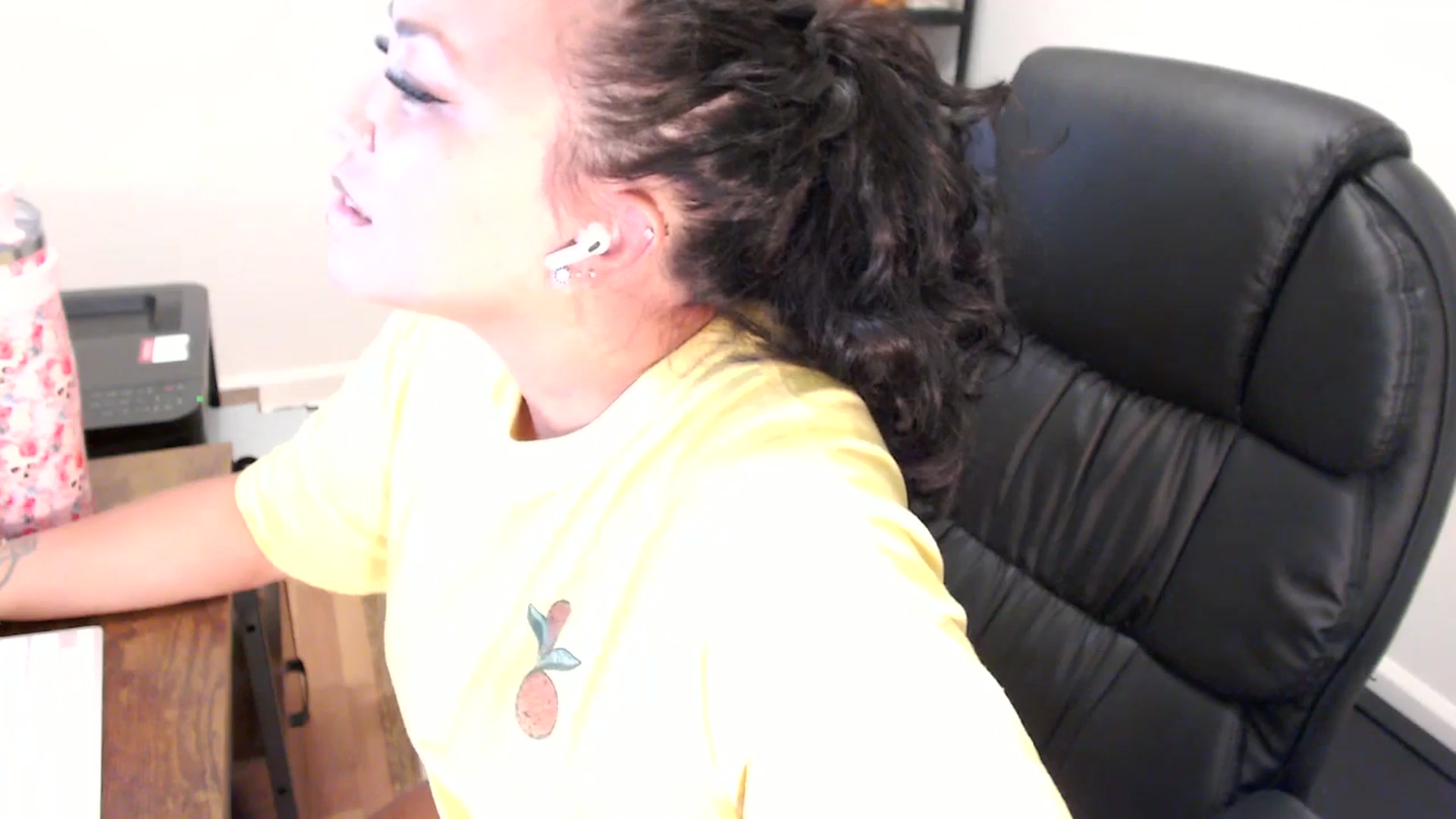 Gallery image thumbnail from MickaylaStar's myfreecams stream on, 07/31/2025, 18:28 image 8 of 20