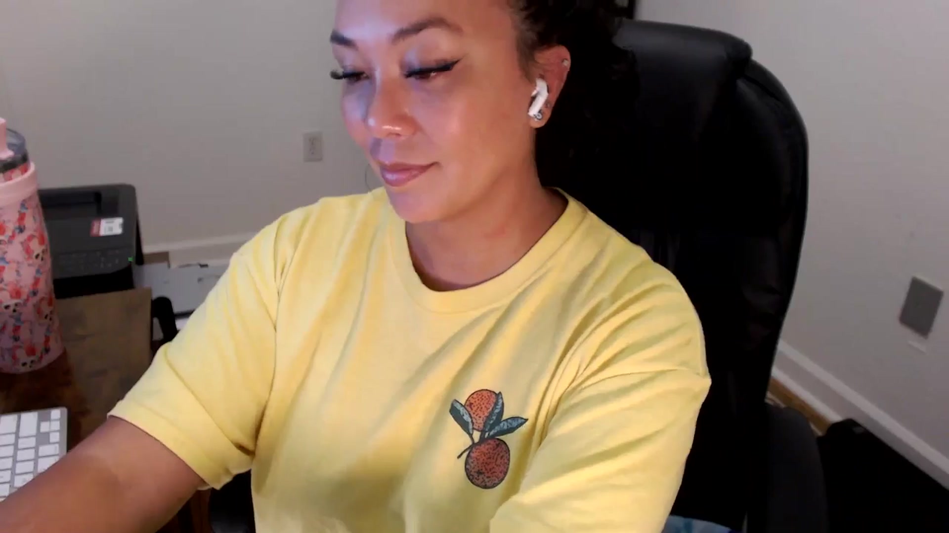 Gallery image thumbnail from MickaylaStar's myfreecams stream on, 07/31/2025, 18:28 image 5 of 20