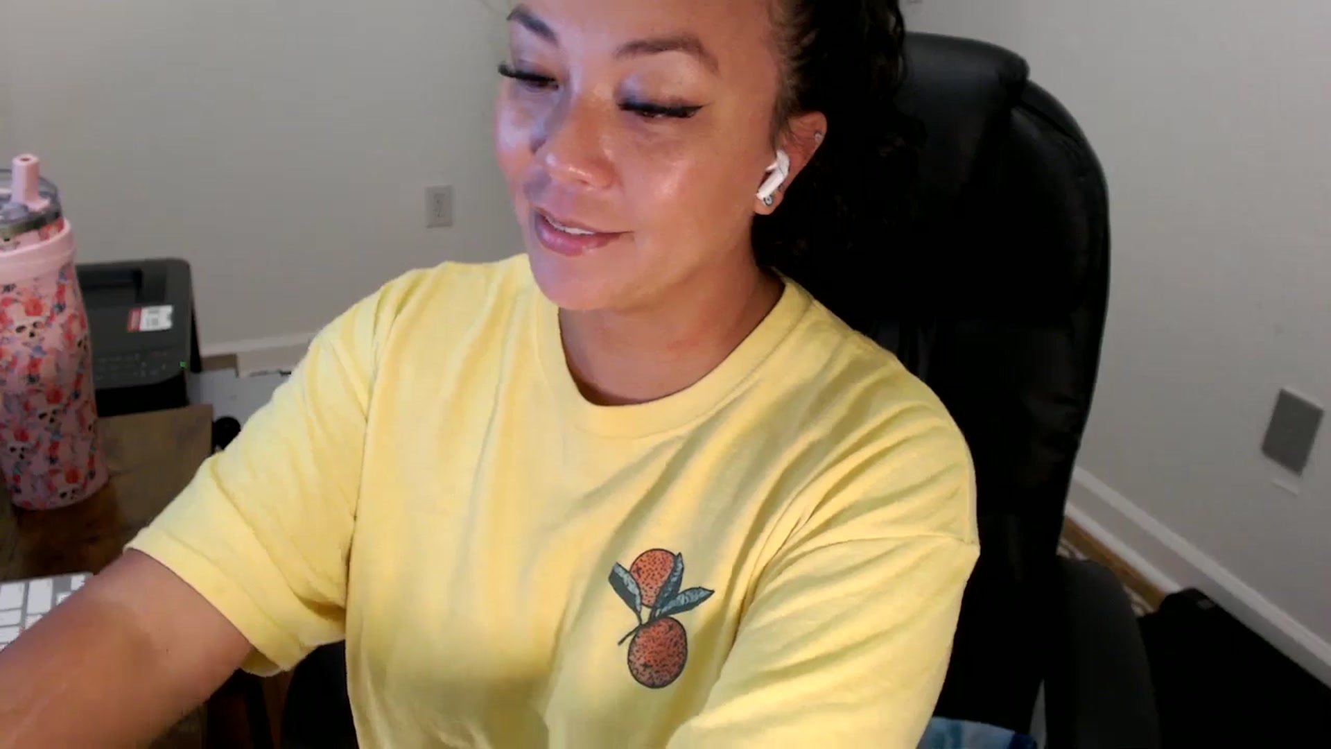 Gallery image thumbnail from MickaylaStar's myfreecams stream on, 07/31/2025, 18:28 image 4 of 20