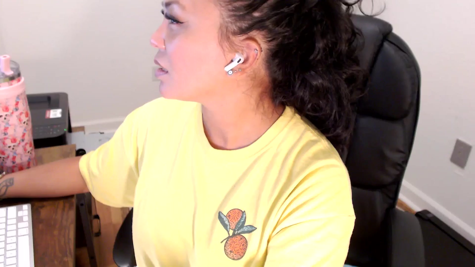 Gallery image thumbnail from MickaylaStar's myfreecams stream on, 07/31/2025, 18:28 image 12 of 20