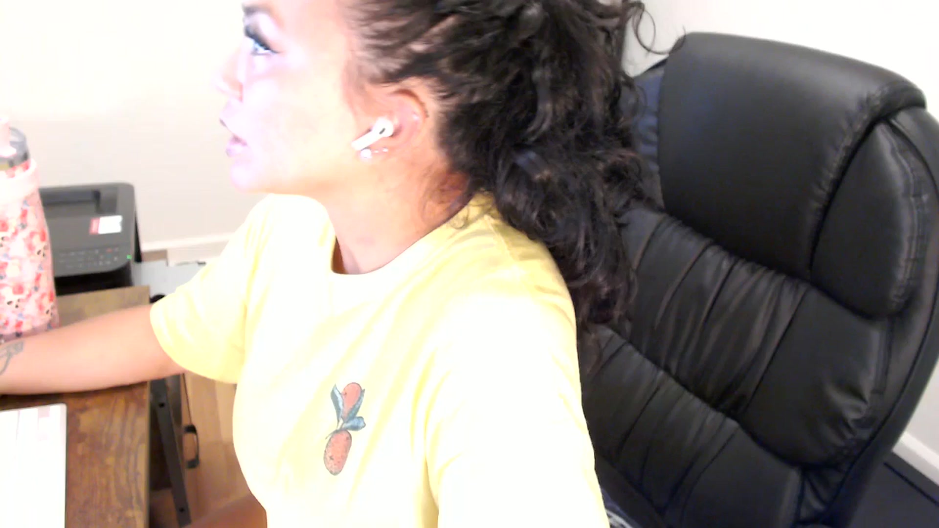 Gallery image thumbnail from MickaylaStar's myfreecams stream on, 07/31/2025, 18:28 image 7 of 20