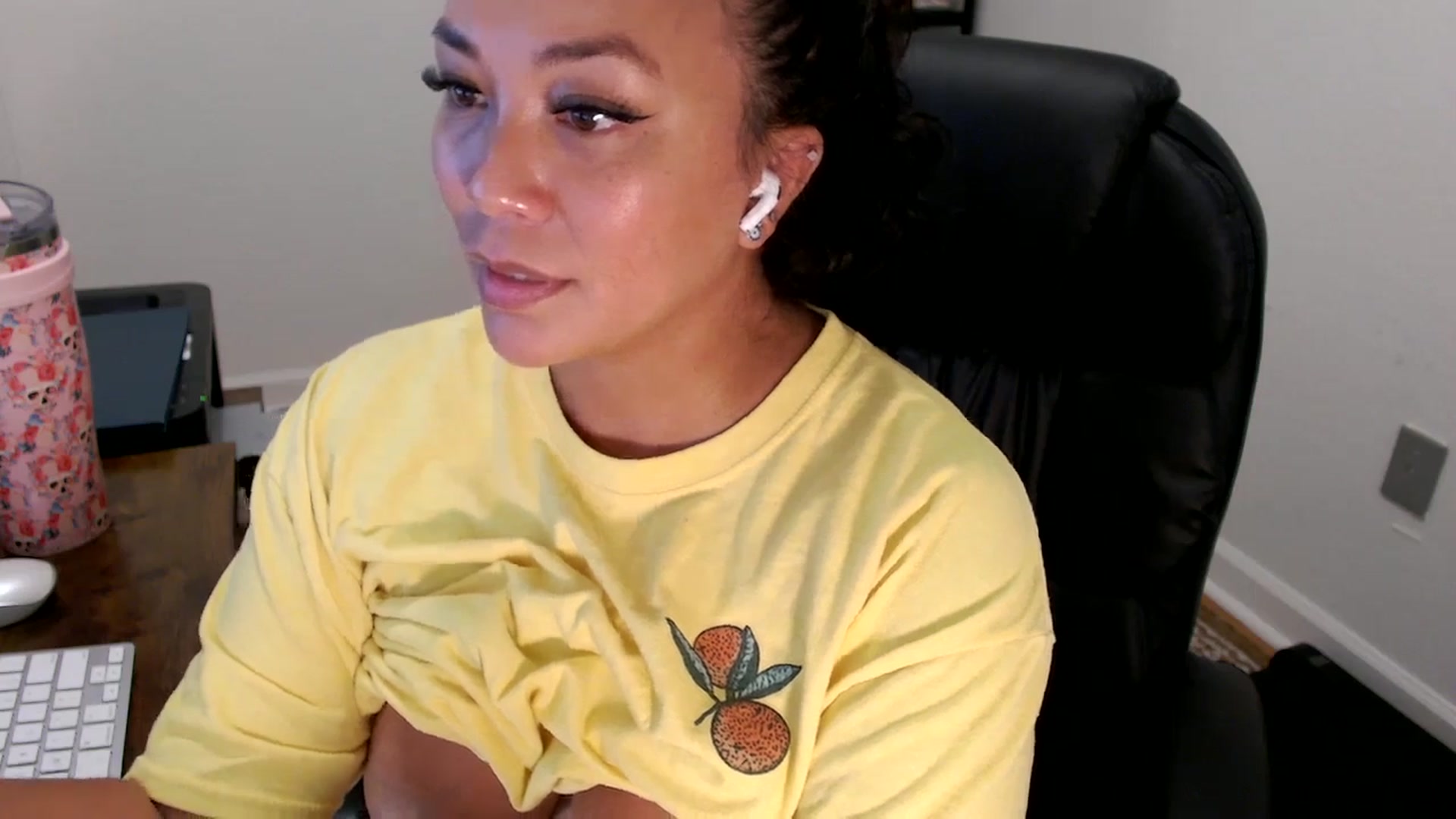 Gallery image thumbnail from MickaylaStar's myfreecams stream on, 07/31/2025, 18:46 image 8 of 20