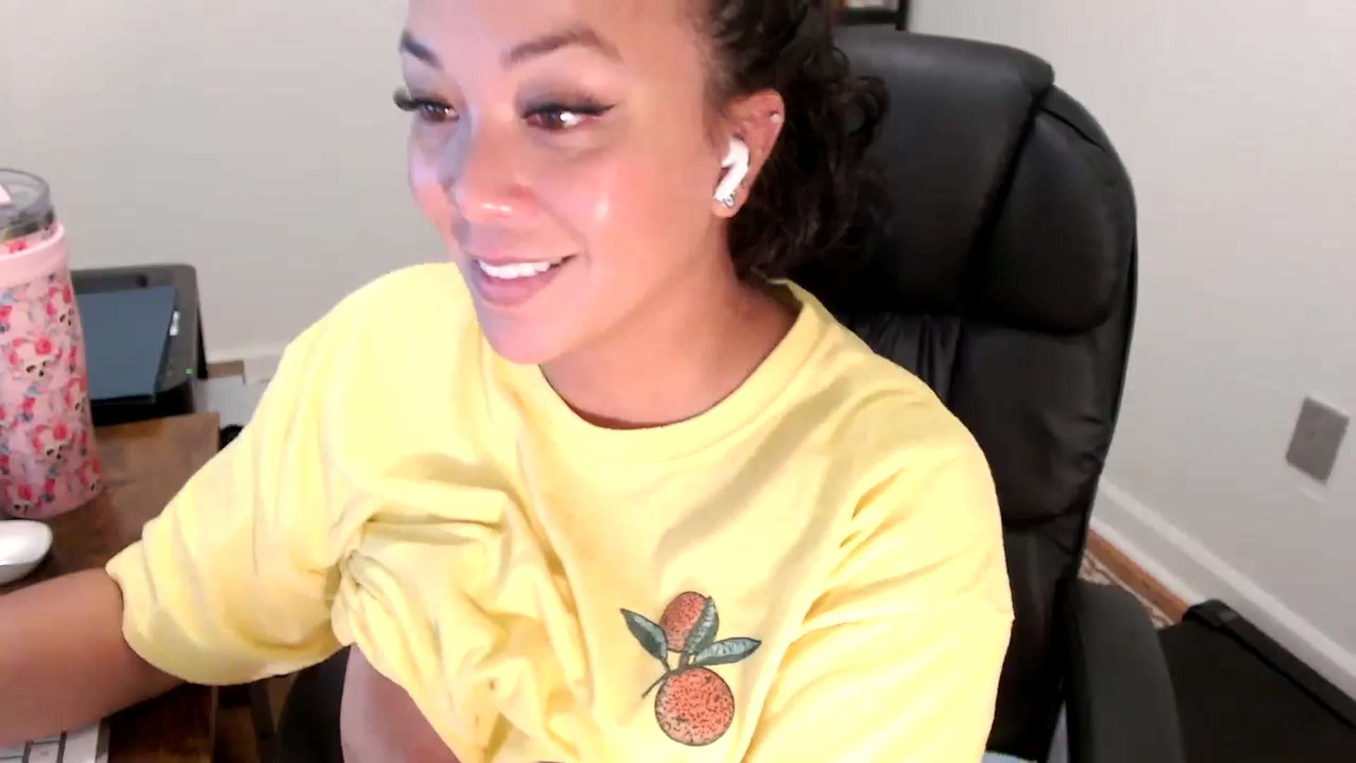 Gallery image thumbnail from MickaylaStar's myfreecams stream on, 07/31/2025, 18:46 image 11 of 20