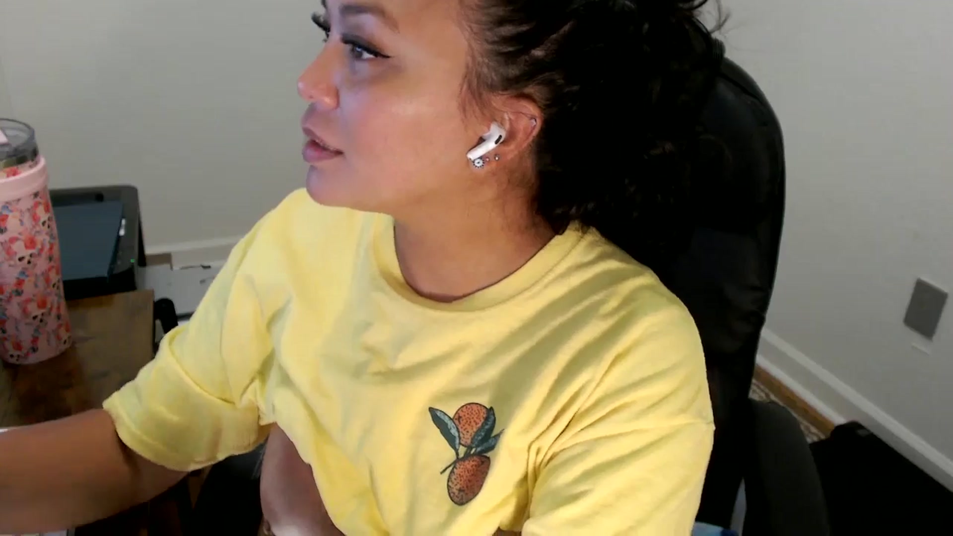 Gallery image thumbnail from MickaylaStar's myfreecams stream on, 07/31/2025, 18:46 image 17 of 20