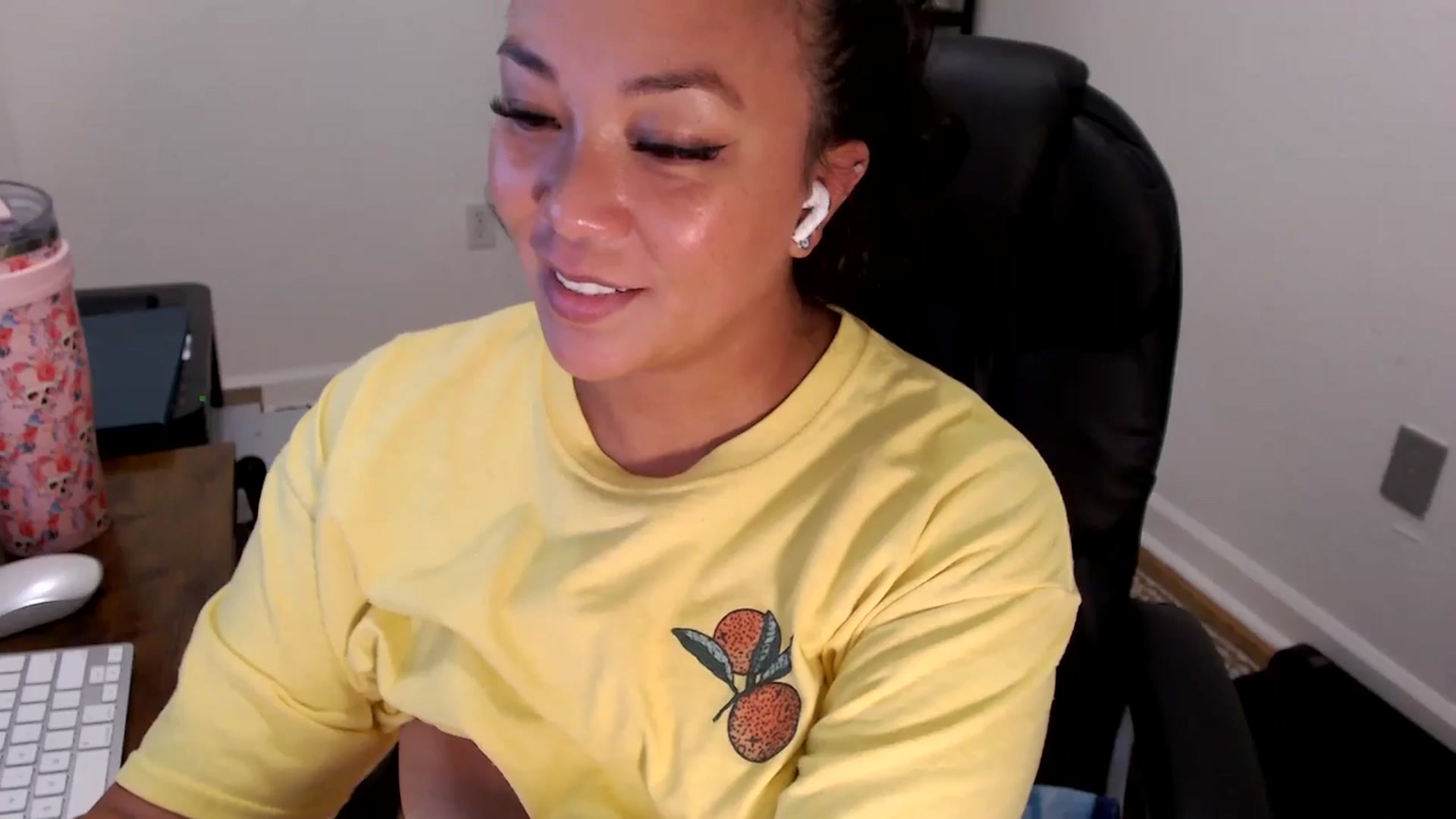 Gallery image thumbnail from MickaylaStar's myfreecams stream on, 07/31/2025, 18:46 image 15 of 20