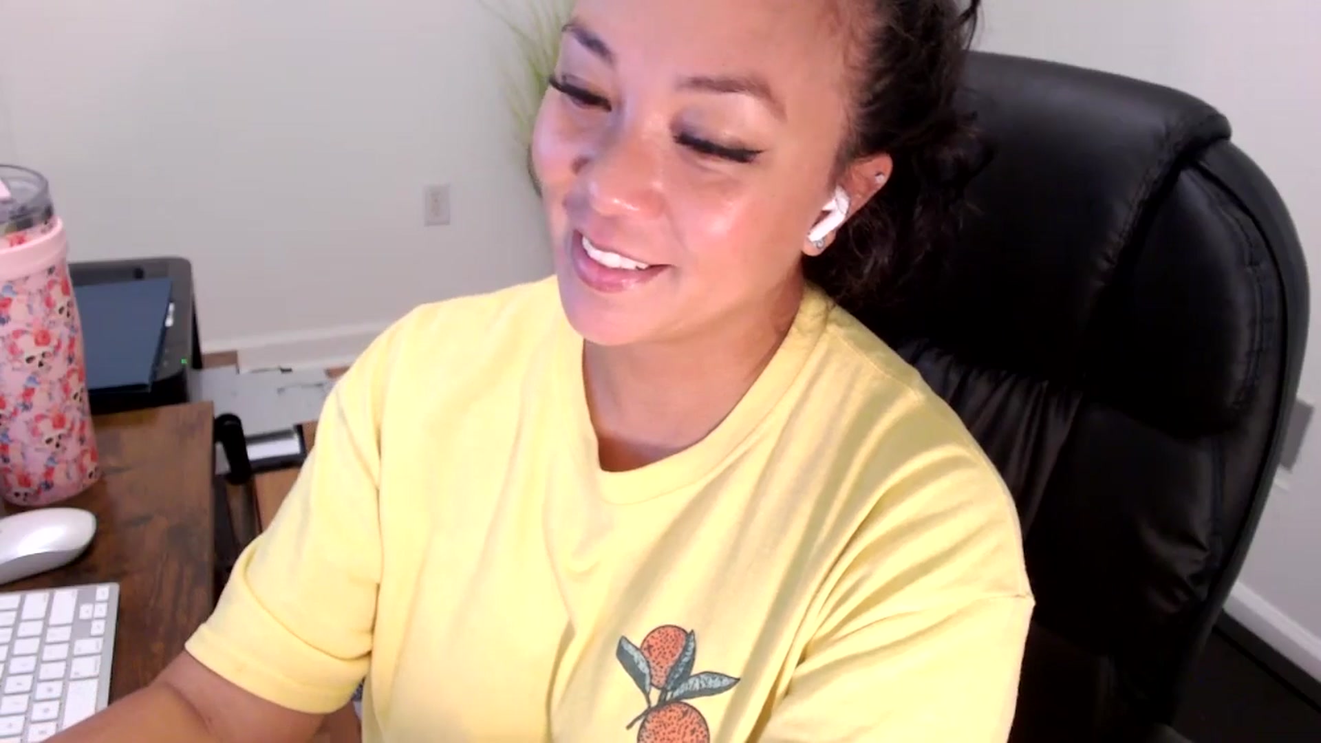 Gallery image thumbnail from MickaylaStar's myfreecams stream on, 07/31/2025, 19:07 image 8 of 20