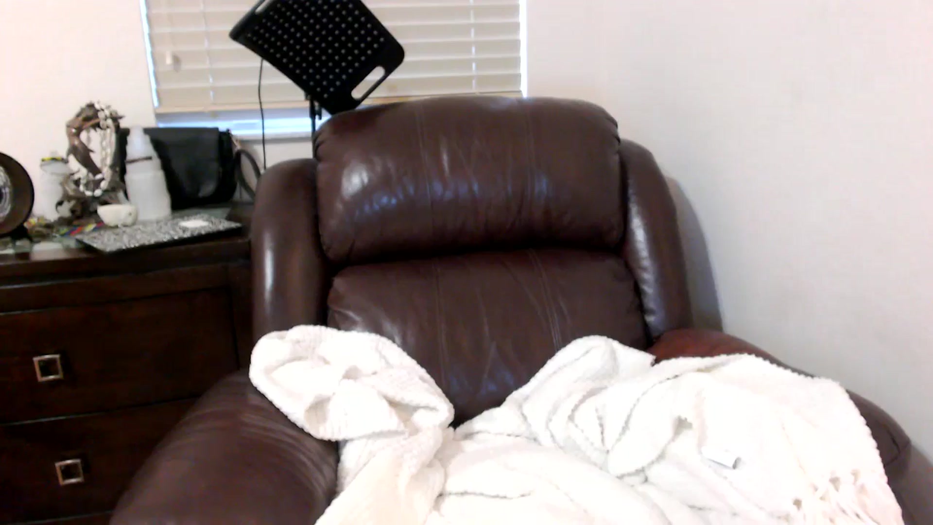Gallery image thumbnail from MickaylaStar's myfreecams stream on, 08/01/2025, 24:01 image 13 of 20