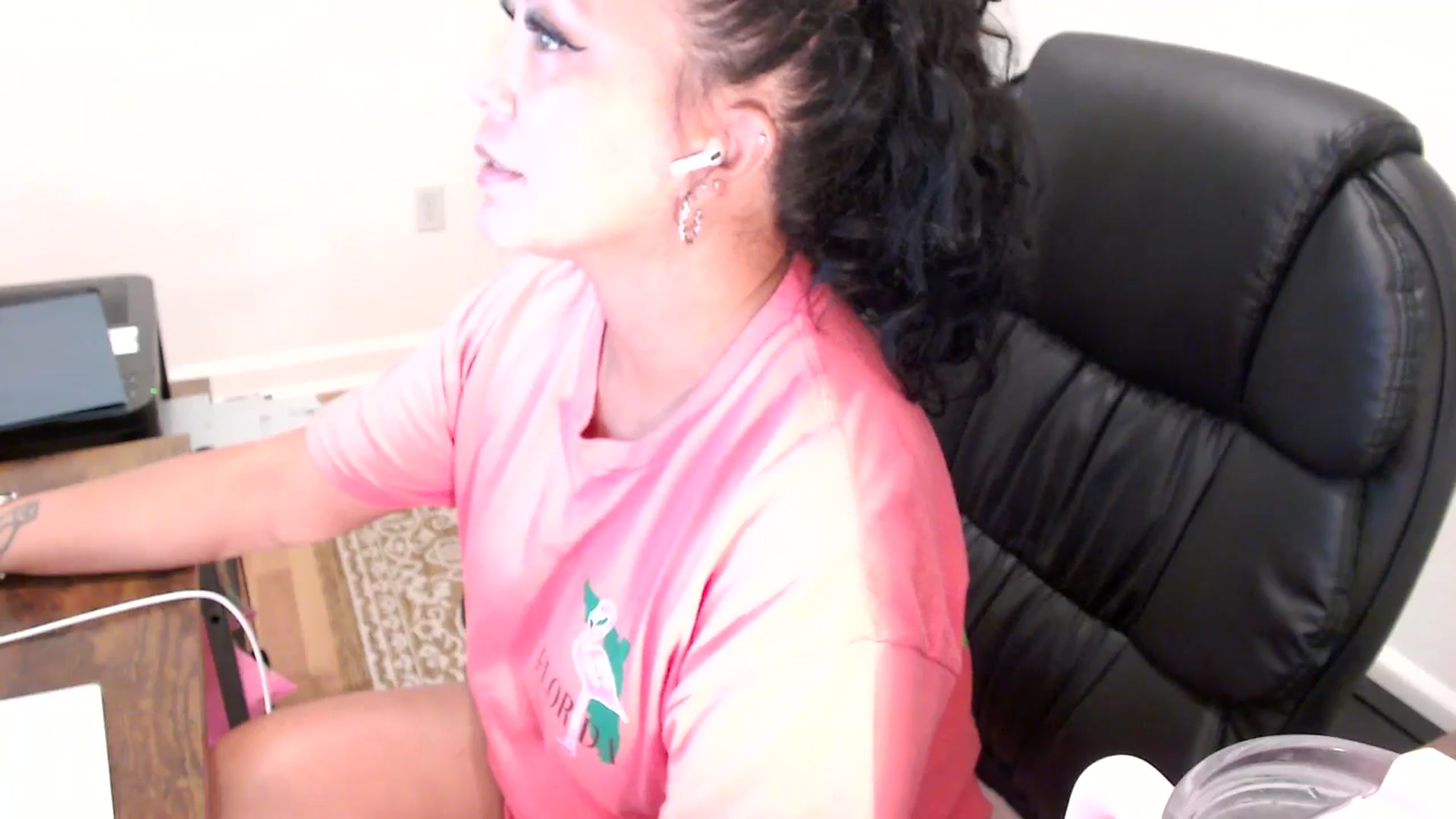 Gallery image thumbnail from MickaylaStar's myfreecams stream on, 08/01/2025, 15:36 image 14 of 20