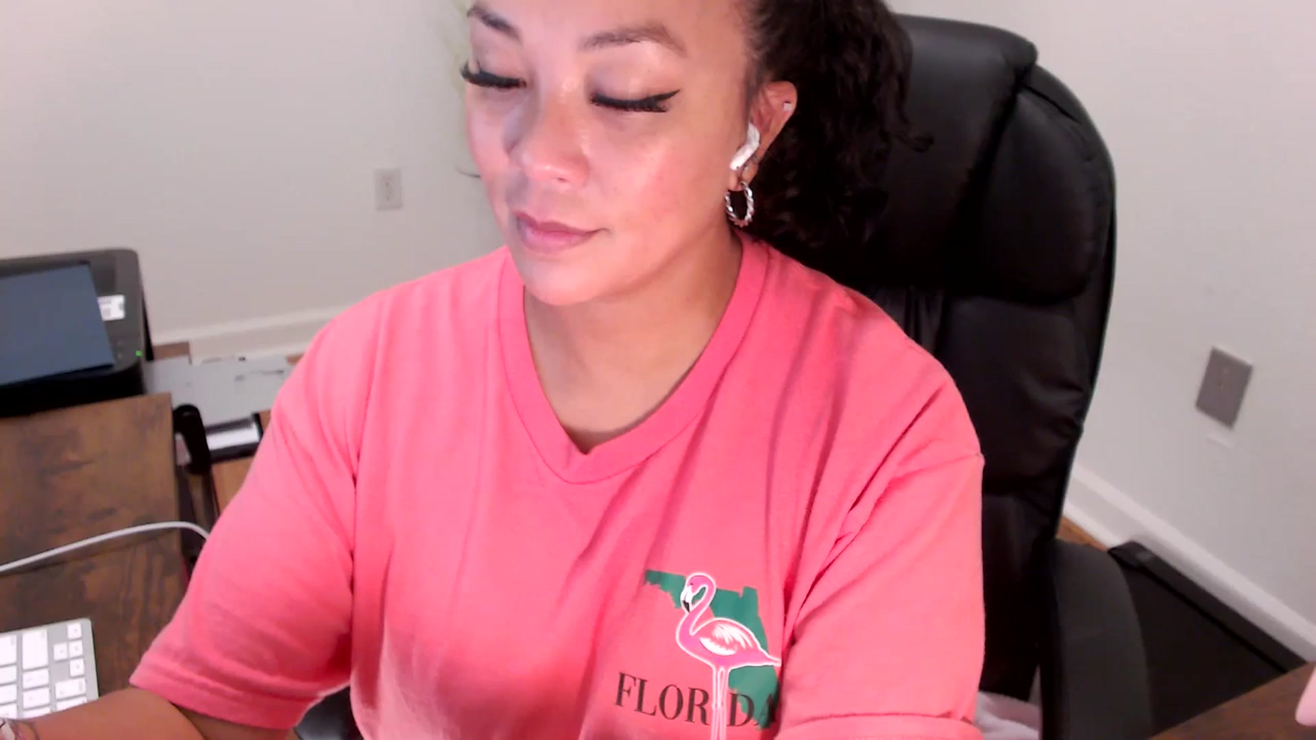 Gallery image thumbnail from MickaylaStar's myfreecams stream on, 08/01/2025, 15:36 image 10 of 20