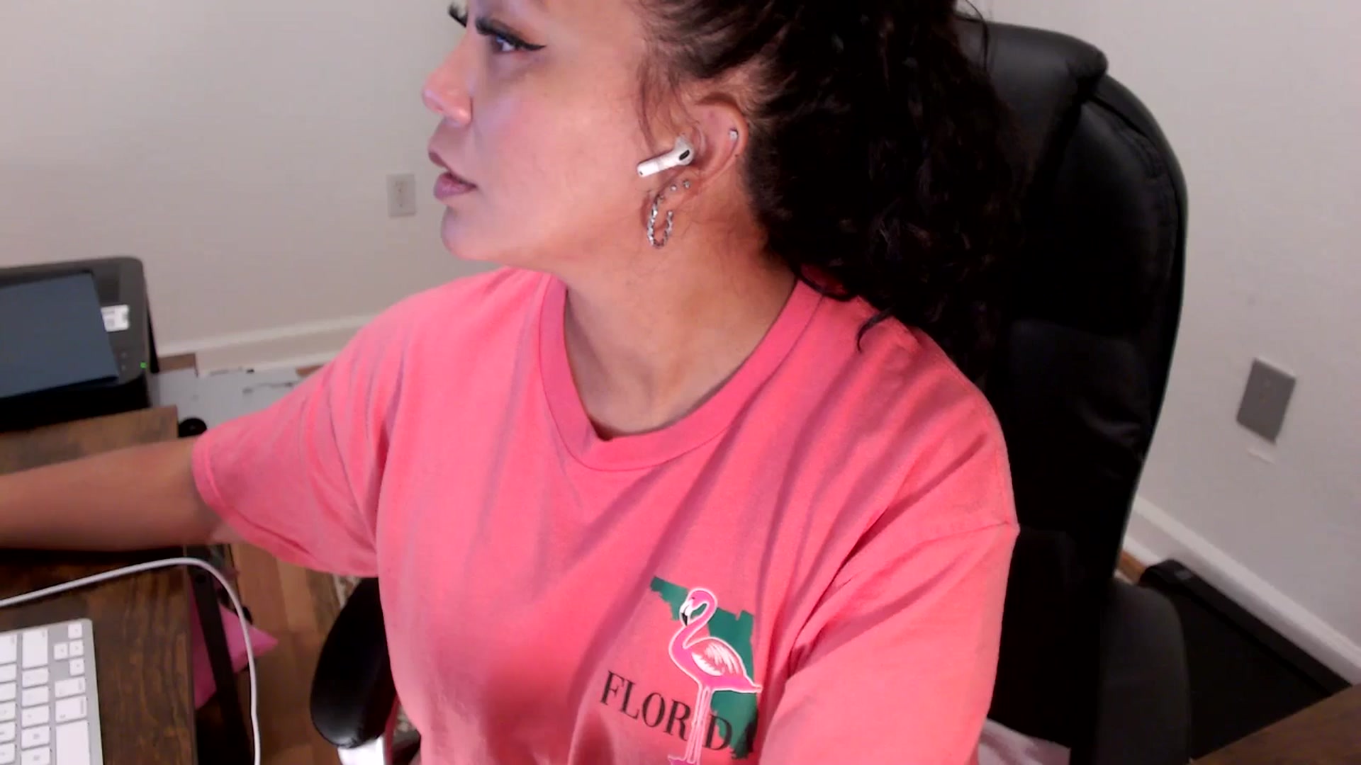 Gallery image thumbnail from MickaylaStar's myfreecams stream on, 08/01/2025, 15:36 image 20 of 20