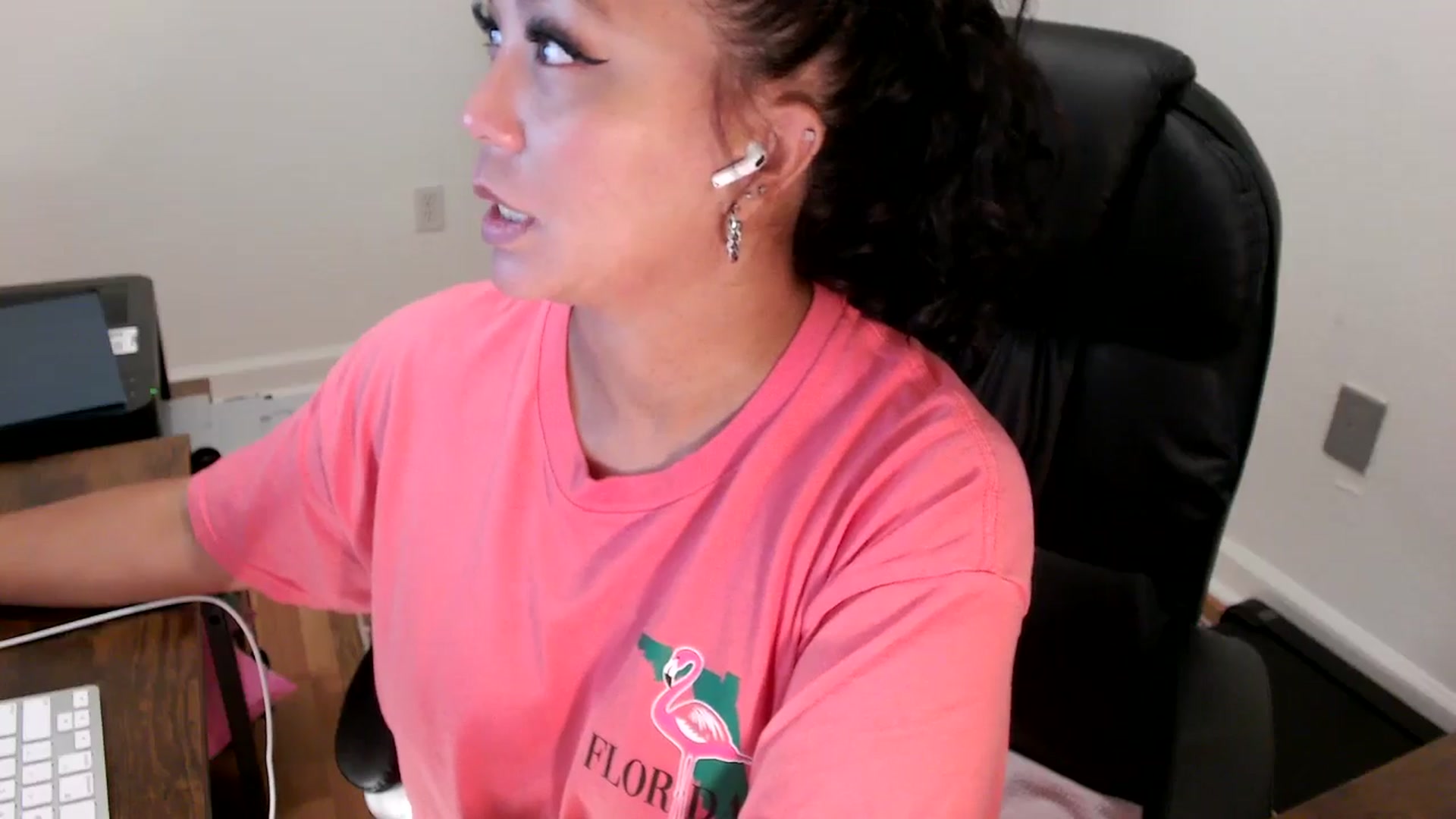 Gallery image thumbnail from MickaylaStar's myfreecams stream on, 08/01/2025, 15:36 image 19 of 20
