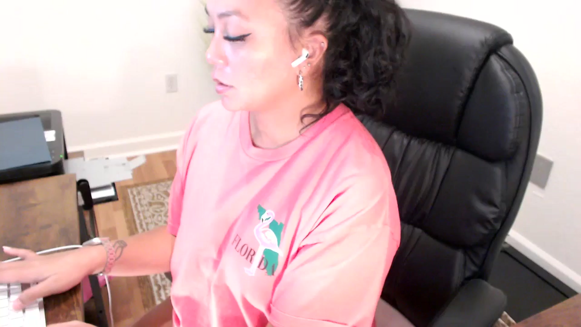 Gallery image thumbnail from MickaylaStar's myfreecams stream on, 08/01/2025, 16:21 image 1 of 20