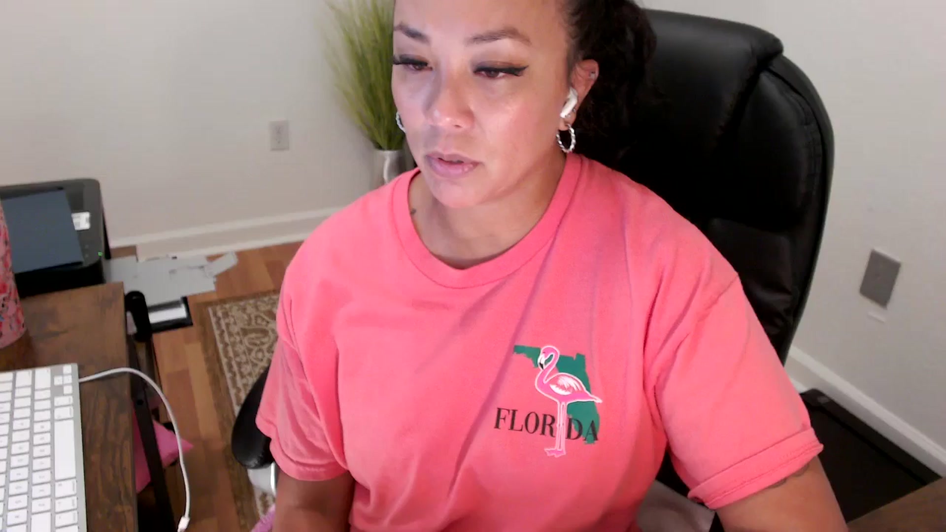 Gallery image thumbnail from MickaylaStar's myfreecams stream on, 08/01/2025, 16:21 image 18 of 20