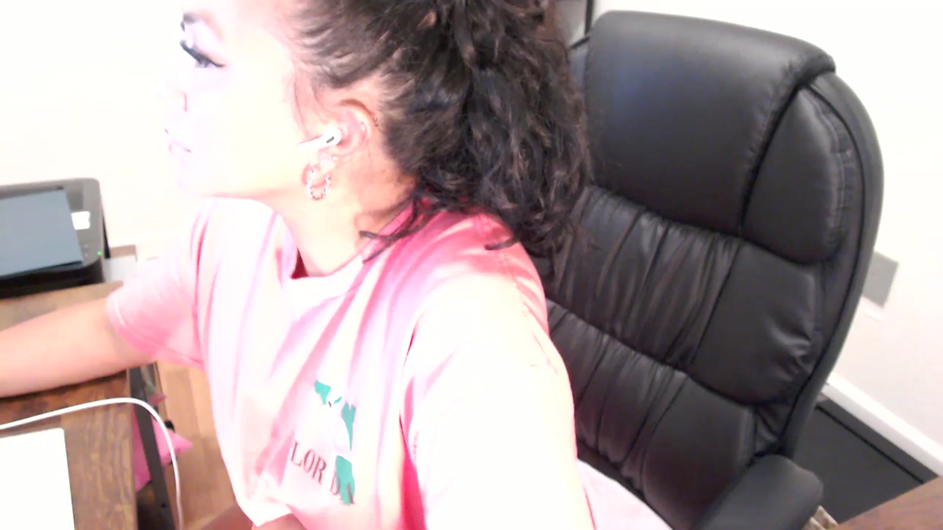 Gallery image thumbnail from MickaylaStar's myfreecams stream on, 08/01/2025, 16:21 image 2 of 20