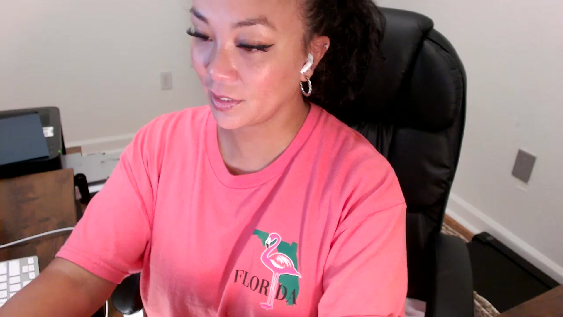 Gallery image thumbnail from MickaylaStar's myfreecams stream on, 08/01/2025, 16:21 image 11 of 20