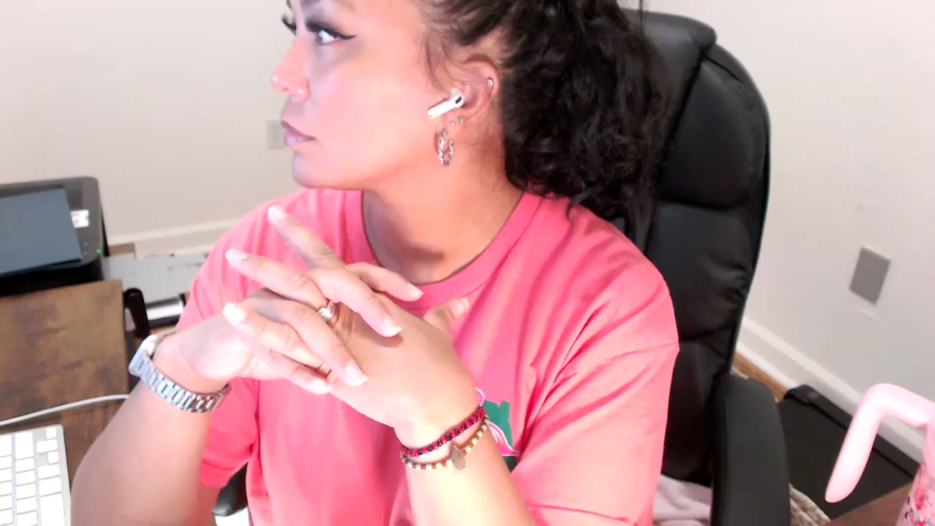 Gallery image thumbnail from MickaylaStar's myfreecams stream on, 08/01/2025, 16:21 image 5 of 20