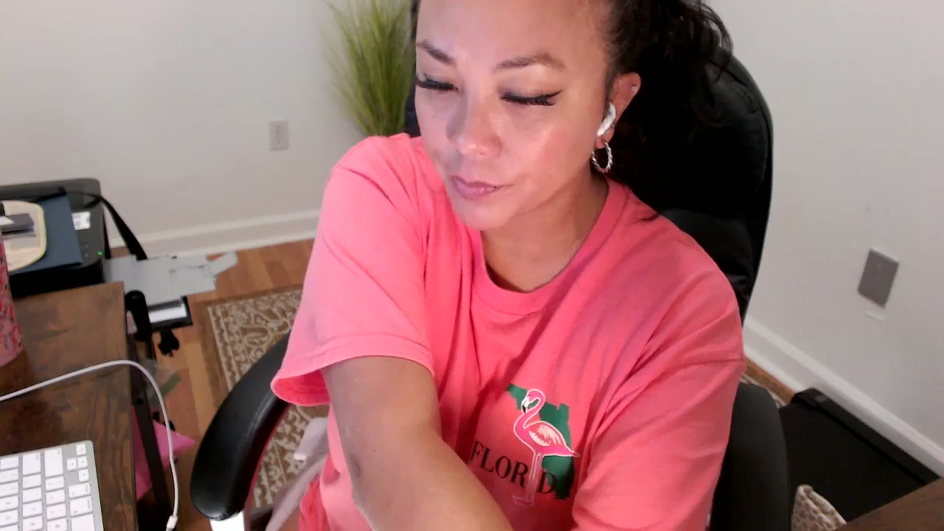 Gallery image thumbnail from MickaylaStar's myfreecams stream on, 08/01/2025, 17:13 image 6 of 20