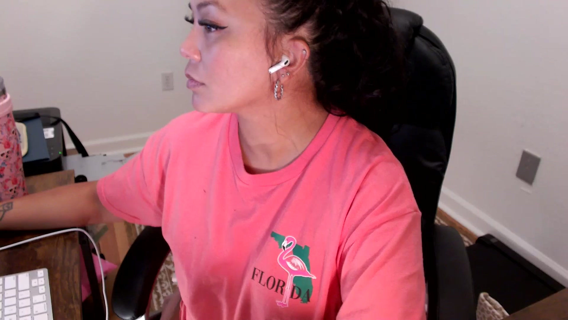 Gallery image thumbnail from MickaylaStar's myfreecams stream on, 08/01/2025, 17:13 image 17 of 20