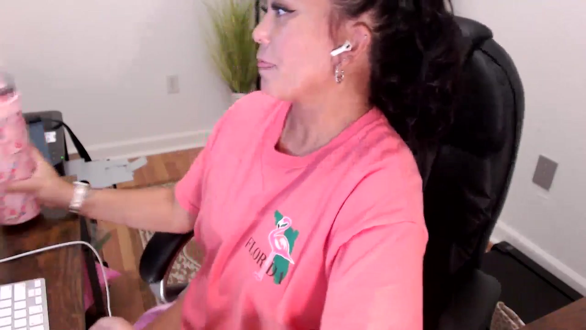 Gallery image thumbnail from MickaylaStar's myfreecams stream on, 08/01/2025, 17:13 image 19 of 20