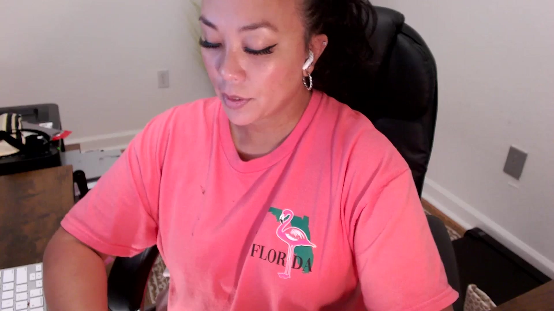 Gallery image thumbnail from MickaylaStar's myfreecams stream on, 08/01/2025, 18:02 image 15 of 20