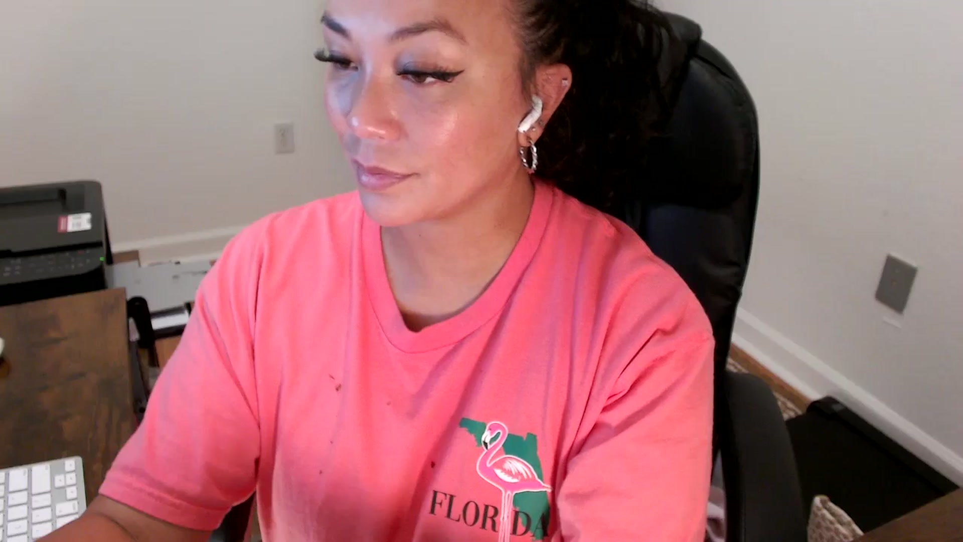 Gallery image thumbnail from MickaylaStar's myfreecams stream on, 08/01/2025, 18:02 image 12 of 20