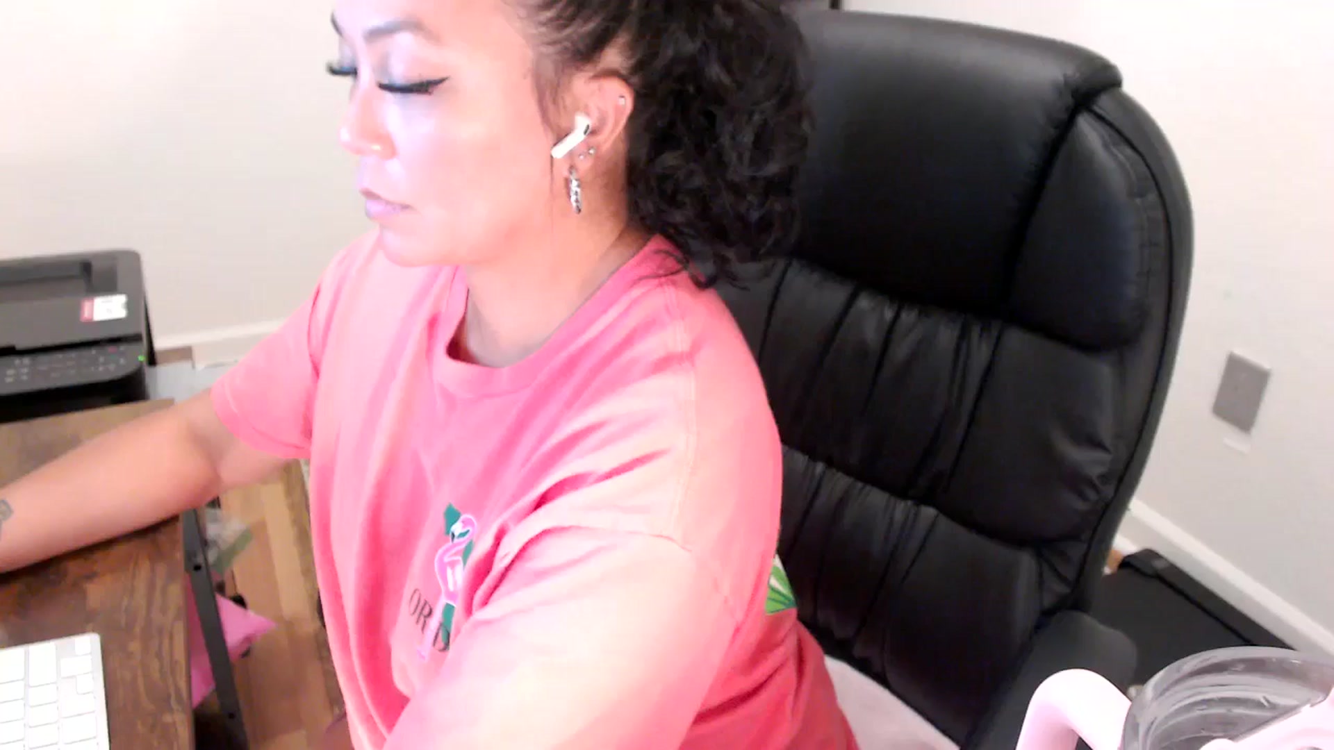 Gallery image thumbnail from MickaylaStar's myfreecams stream on, 08/01/2025, 18:02 image 1 of 20