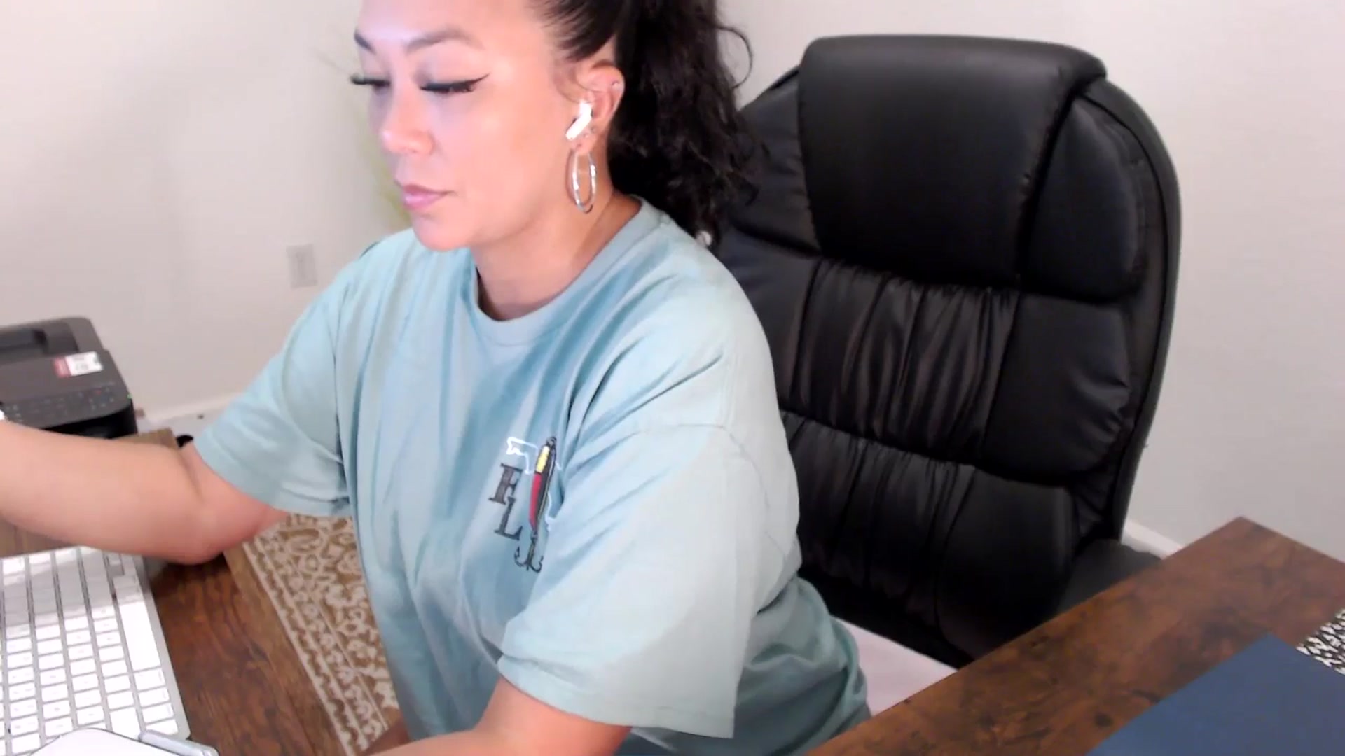 Gallery image thumbnail from MickaylaStar's myfreecams stream on, 08/11/2025, 15:22 image 15 of 20