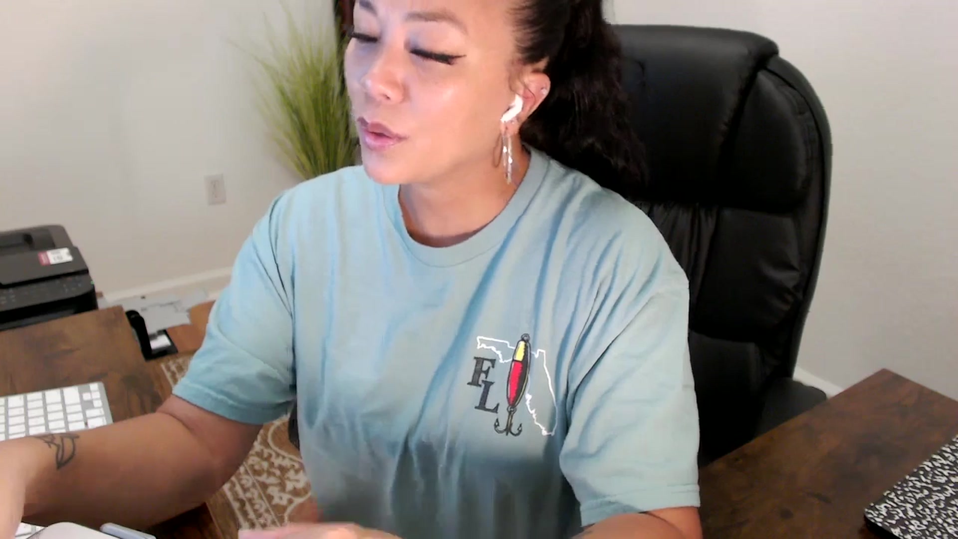 Gallery image thumbnail from MickaylaStar's myfreecams stream on, 08/11/2025, 15:22 image 3 of 20
