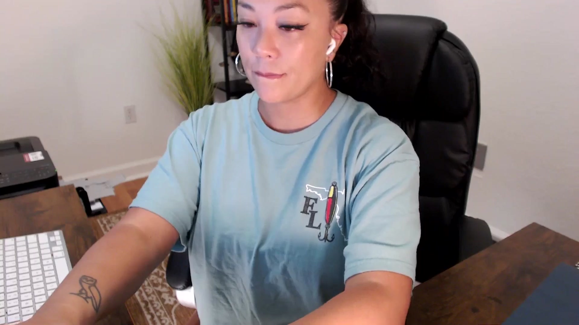 Gallery image thumbnail from MickaylaStar's myfreecams stream on, 08/11/2025, 15:22 image 11 of 20