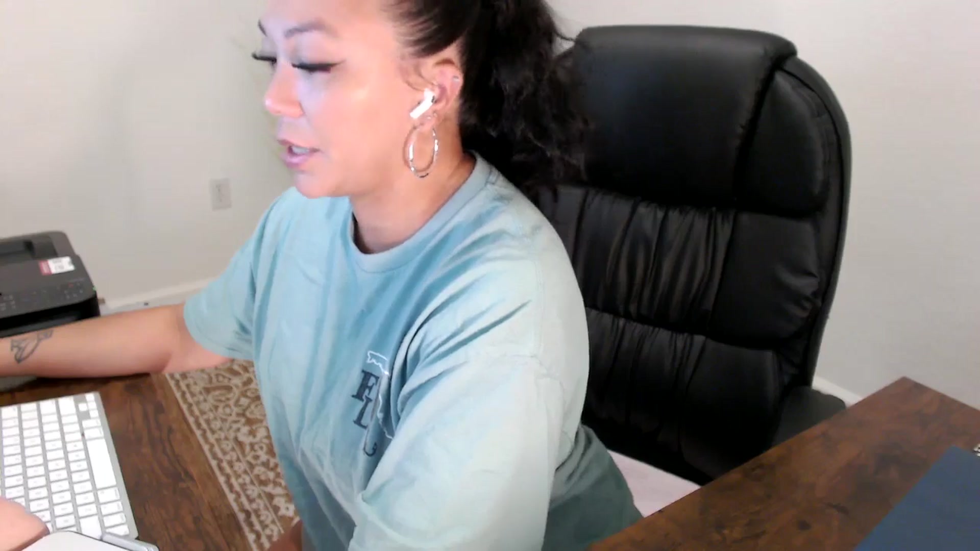 Gallery image thumbnail from MickaylaStar's myfreecams stream on, 08/11/2025, 15:22 image 14 of 20