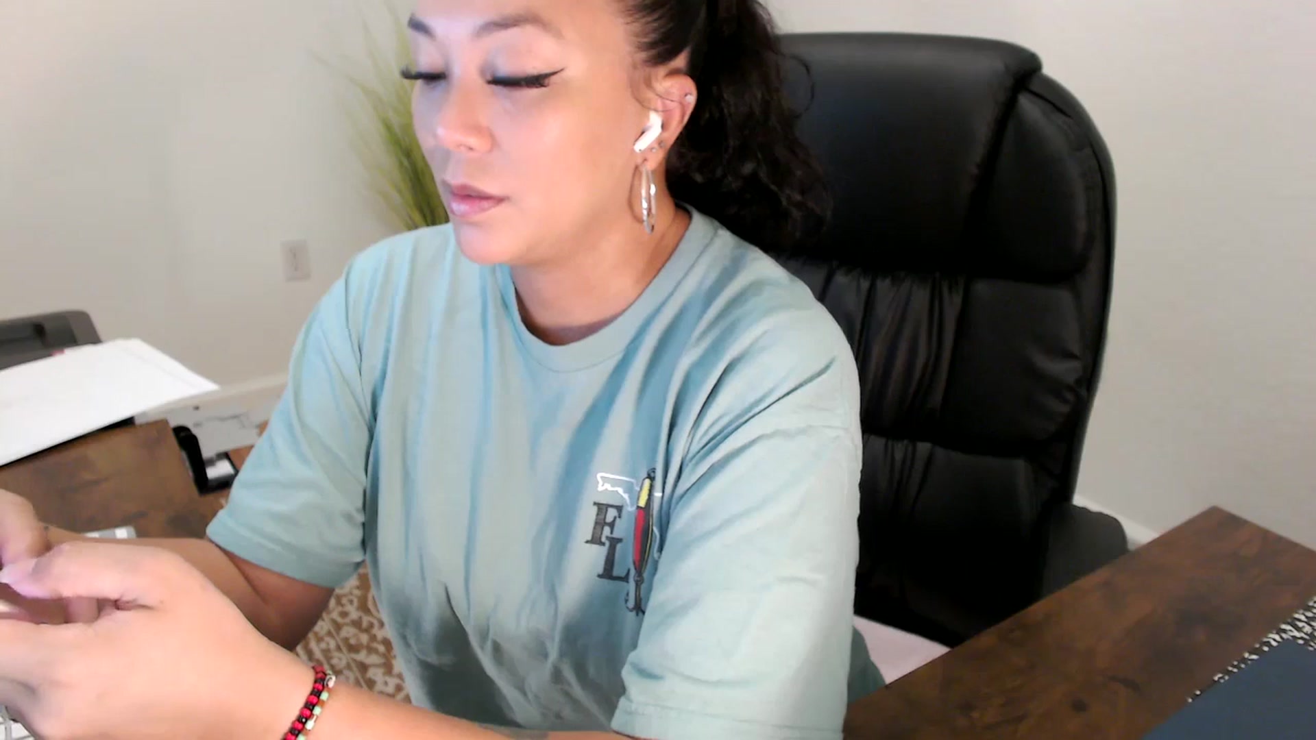 Gallery image thumbnail from MickaylaStar's myfreecams stream on, 08/11/2025, 15:22 image 17 of 20