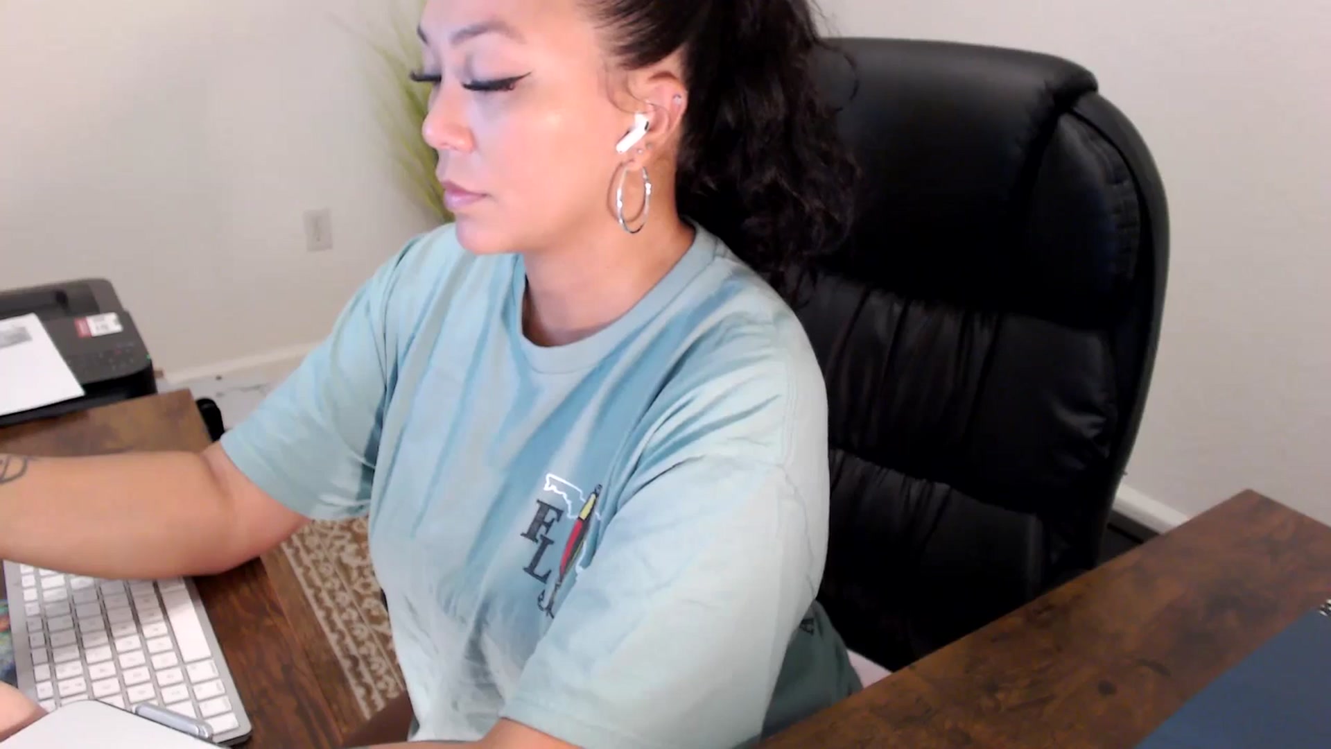 Gallery image thumbnail from MickaylaStar's myfreecams stream on, 08/11/2025, 15:46 image 19 of 20