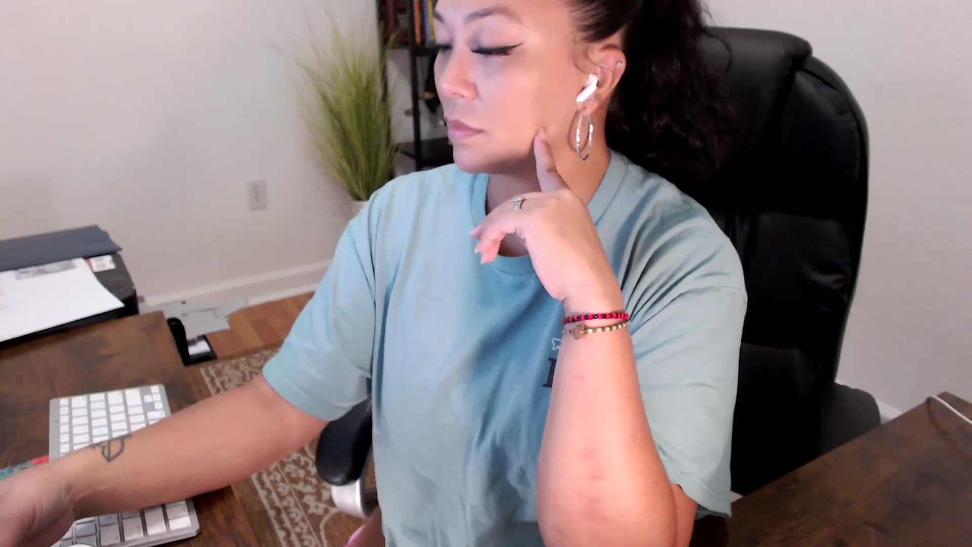Gallery image thumbnail from MickaylaStar's myfreecams stream on, 08/11/2025, 16:23 image 13 of 20