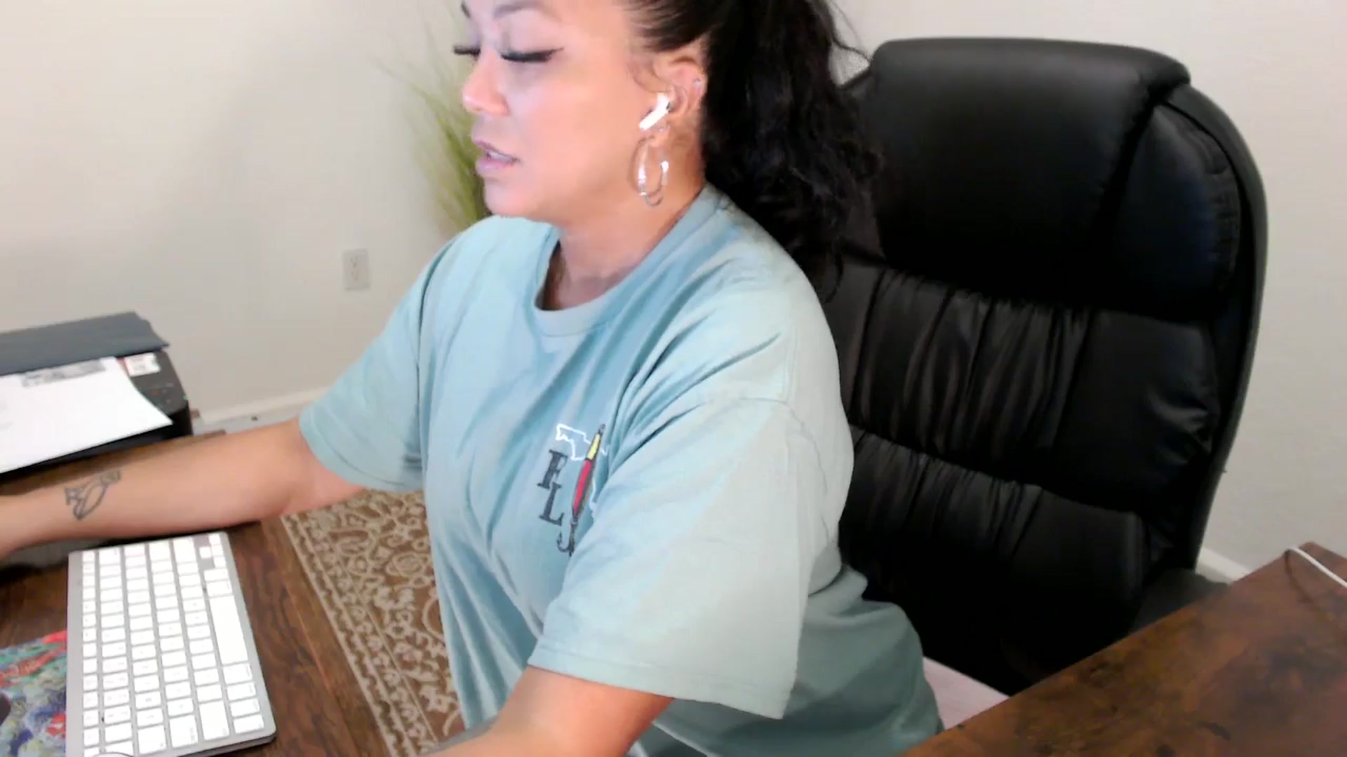 Gallery image thumbnail from MickaylaStar's myfreecams stream on, 08/11/2025, 16:23 image 12 of 20