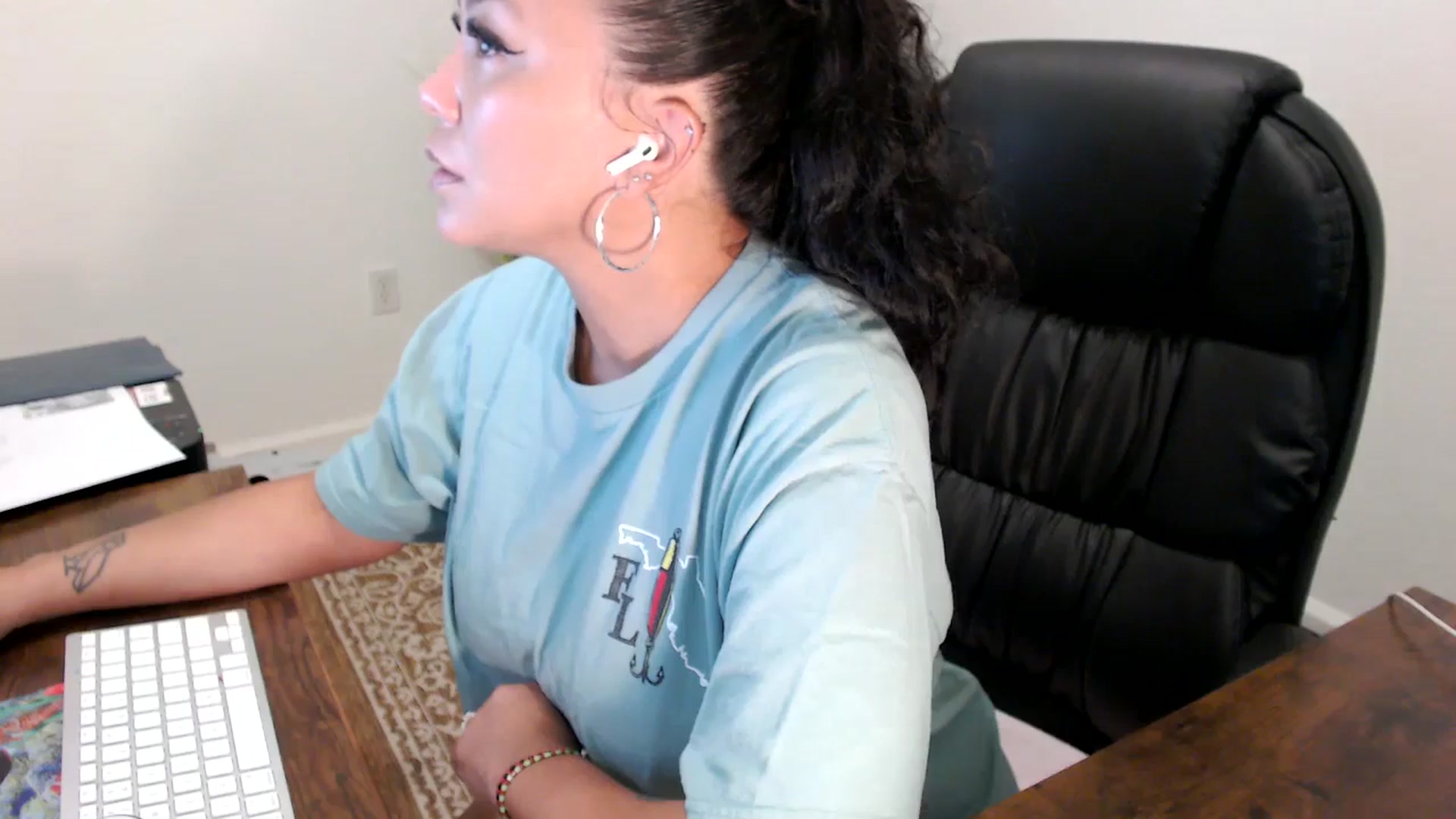 Gallery image thumbnail from MickaylaStar's myfreecams stream on, 08/11/2025, 16:23 image 18 of 20