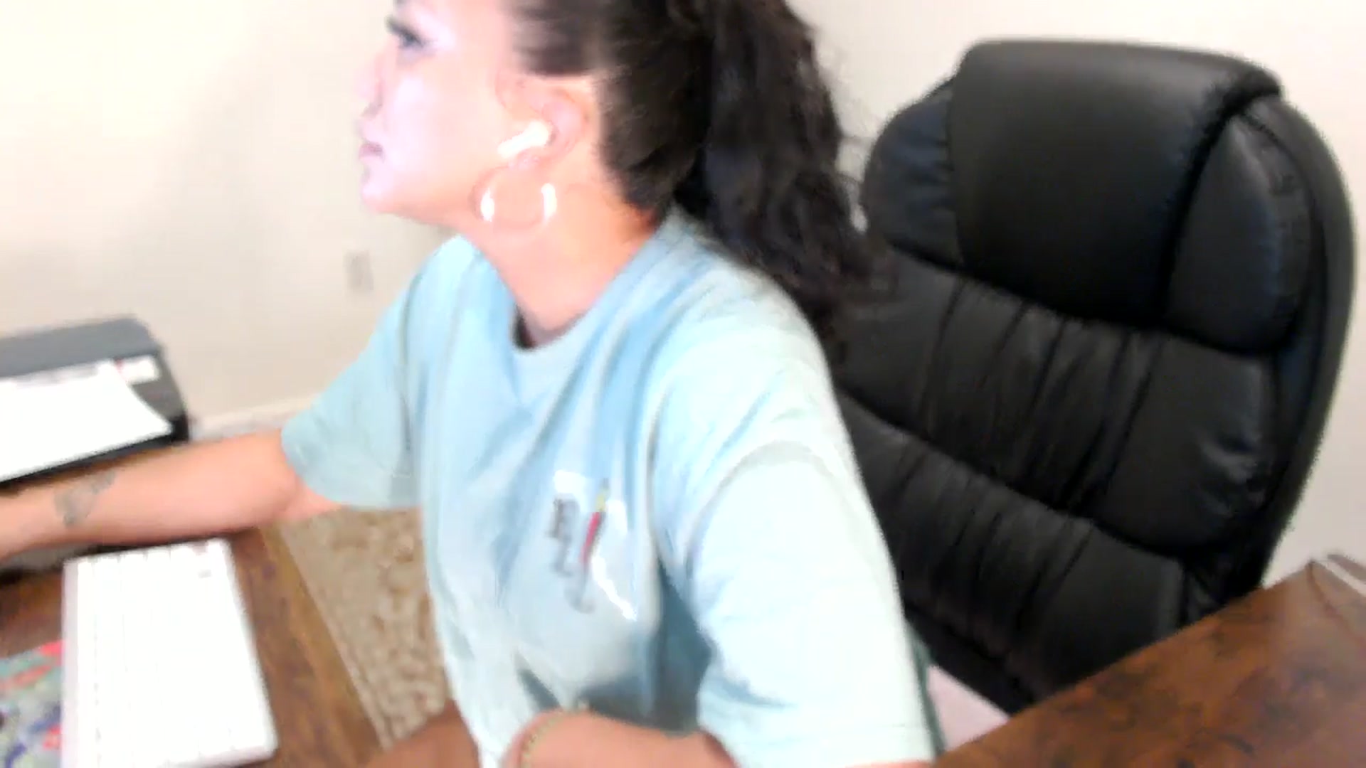 Gallery image thumbnail from MickaylaStar's myfreecams stream on, 08/11/2025, 16:23 image 7 of 20