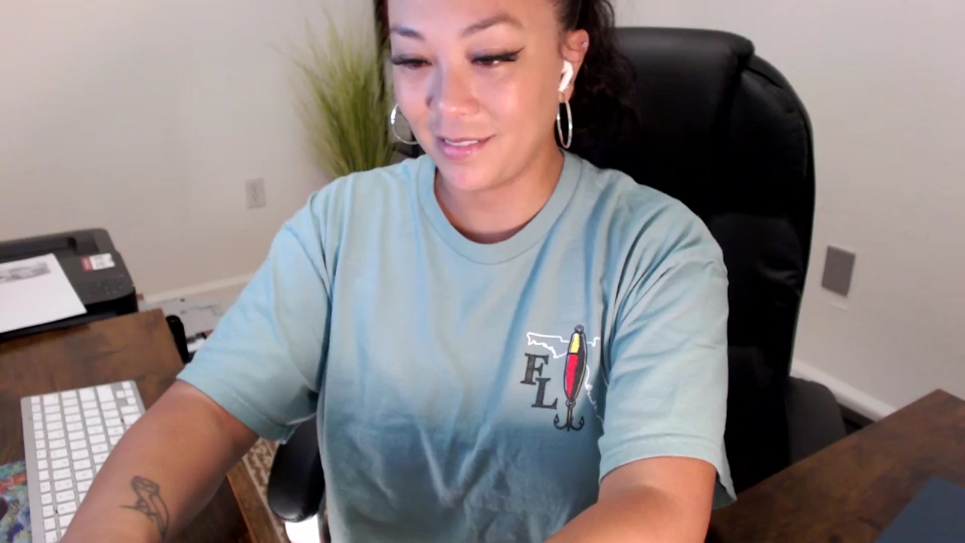 Gallery image thumbnail from MickaylaStar's myfreecams stream on, 08/11/2025, 16:23 image 1 of 20